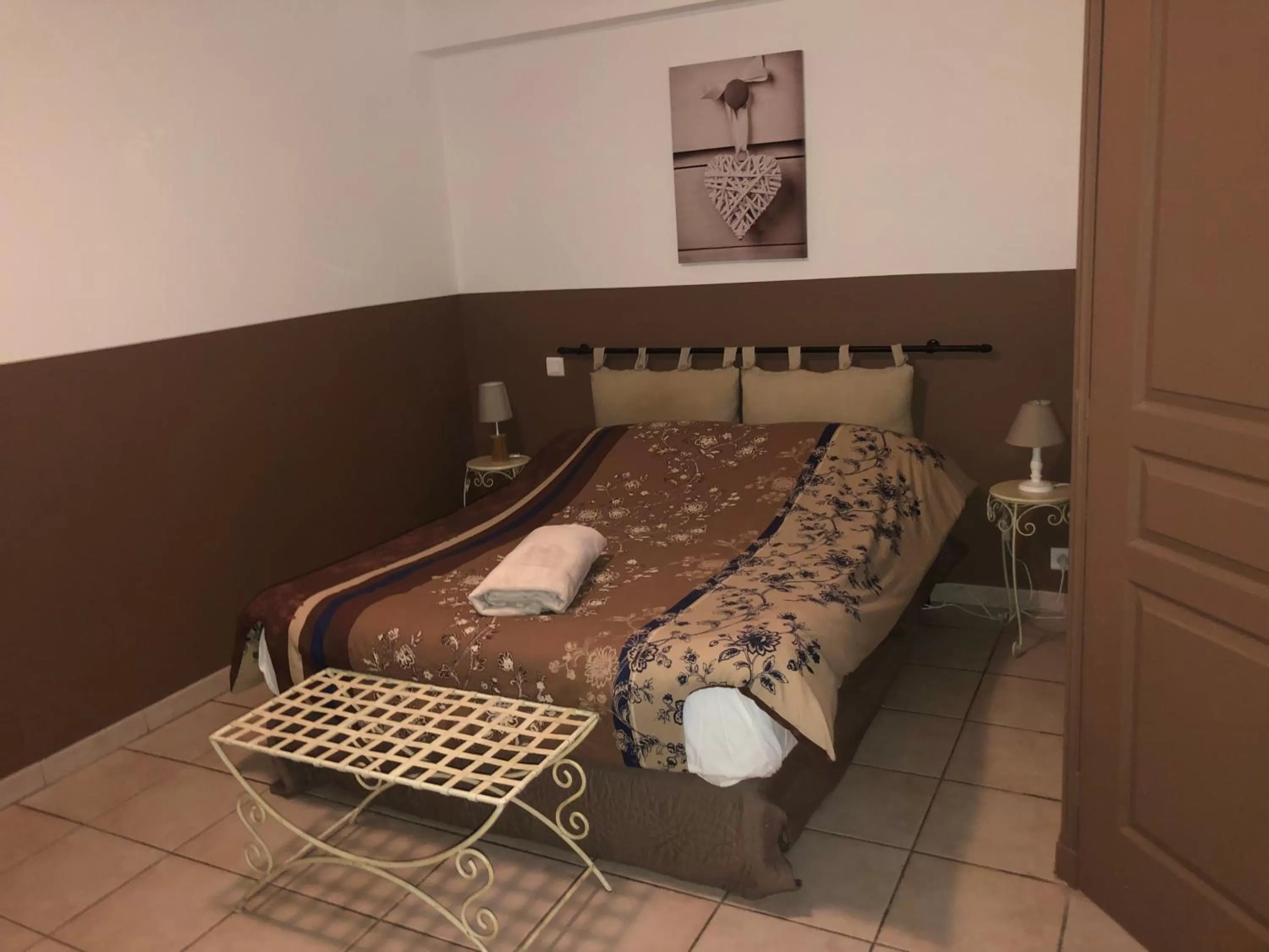 Bed in Le Provençal