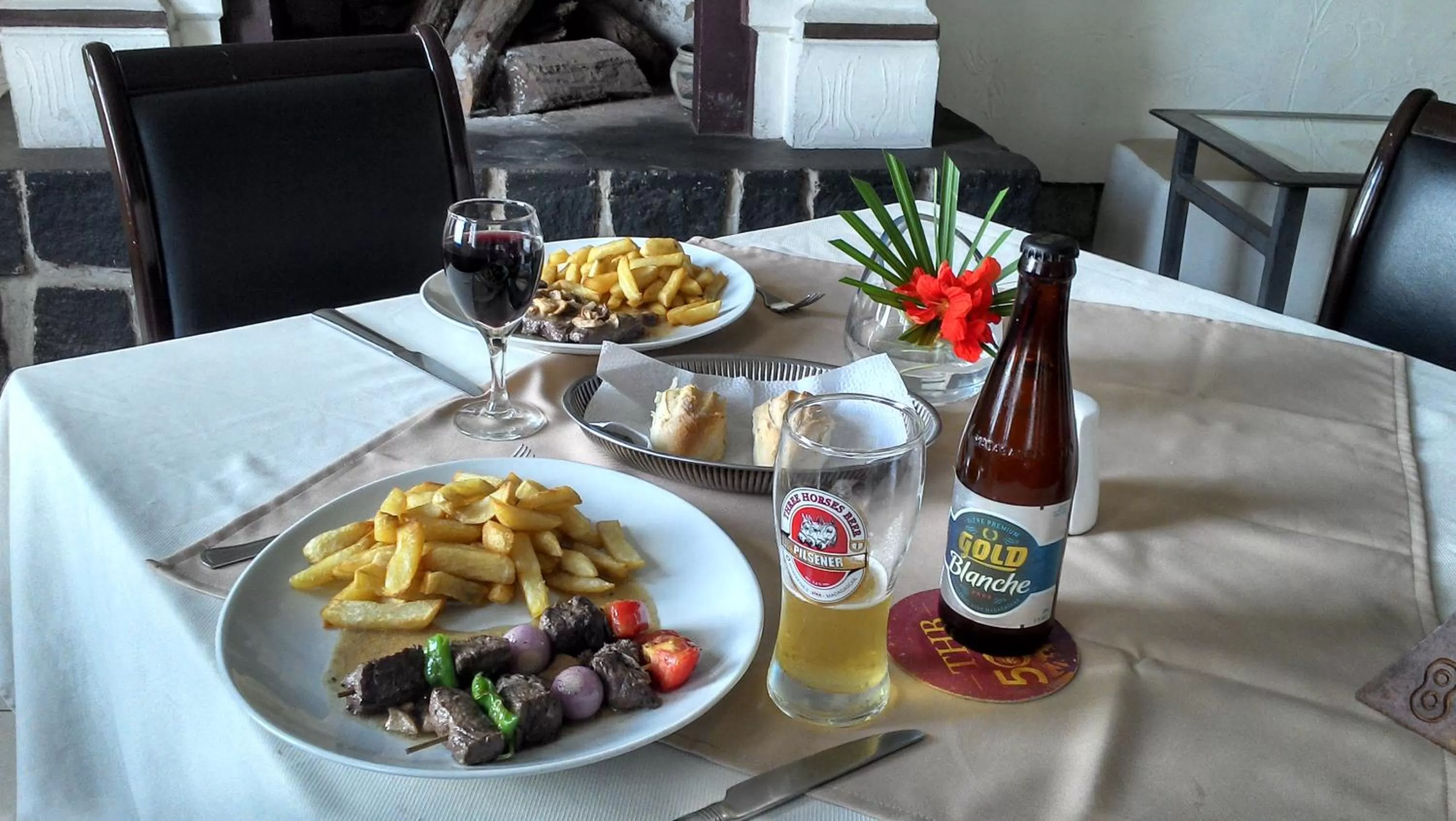 Lunch in Relais De La Haute Ville Tana