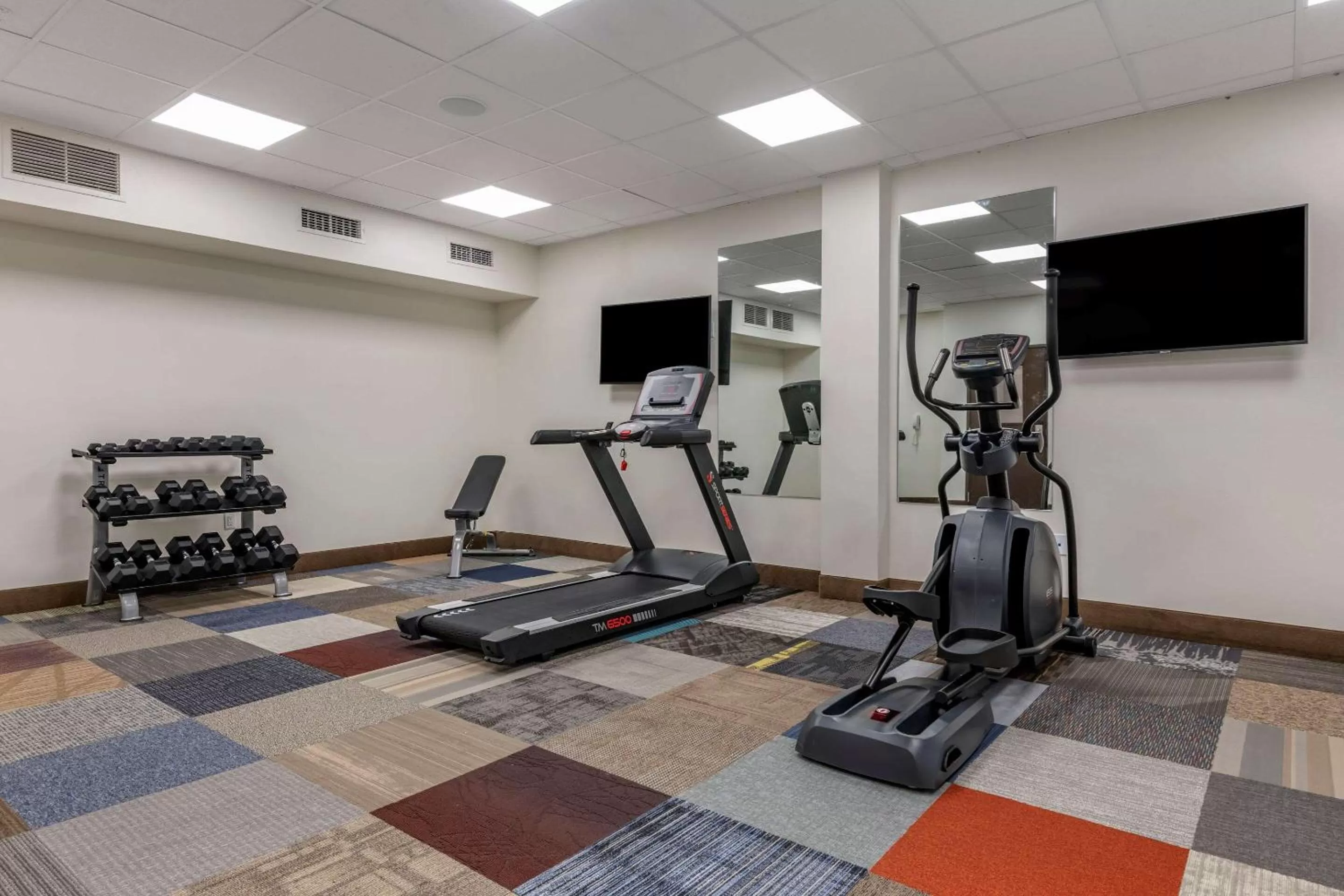 Fitness centre/facilities in Comfort Suites Daytona Beach-Speedway