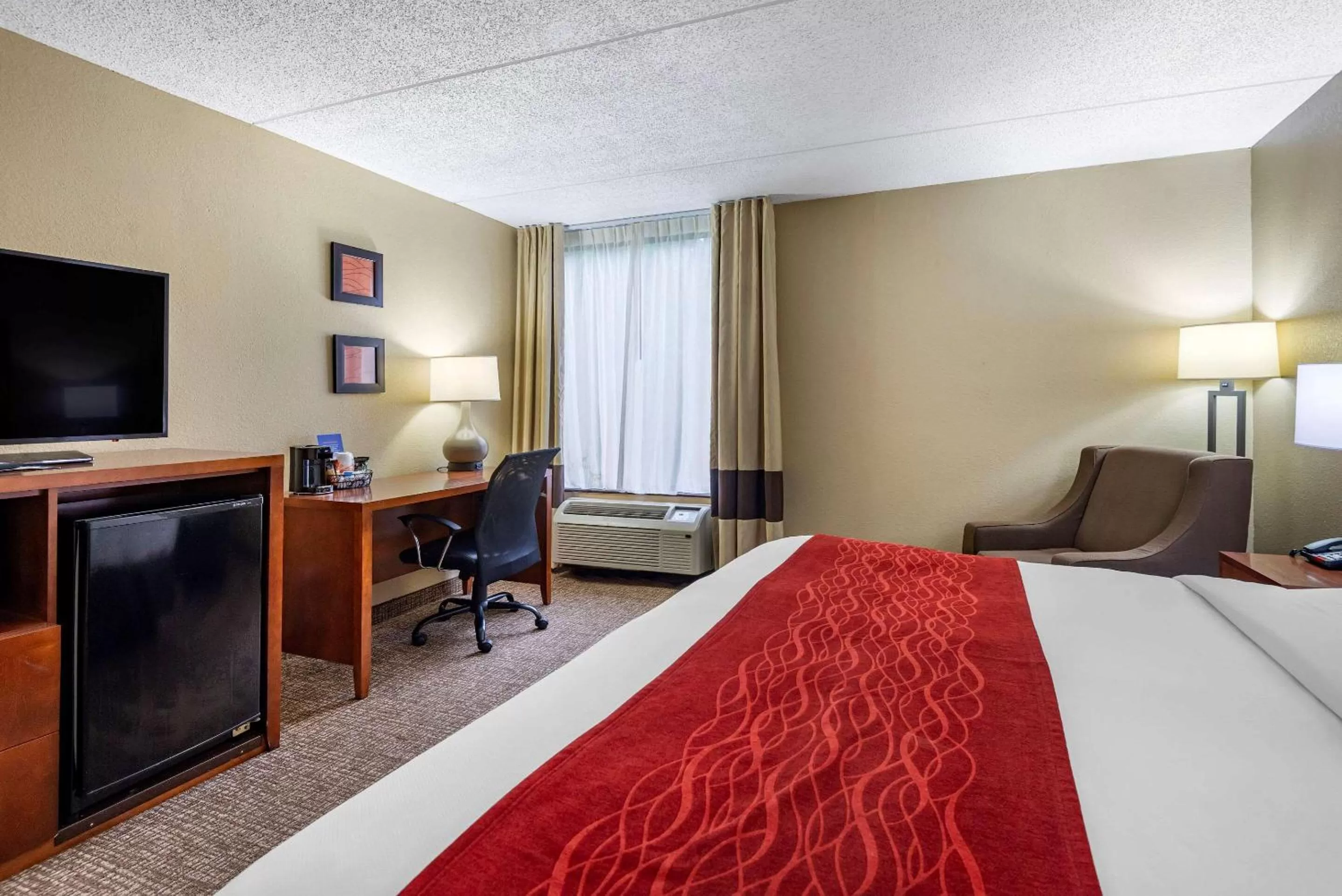 Photo of the whole room, Bed in Comfort Inn Matthews / Charlotte