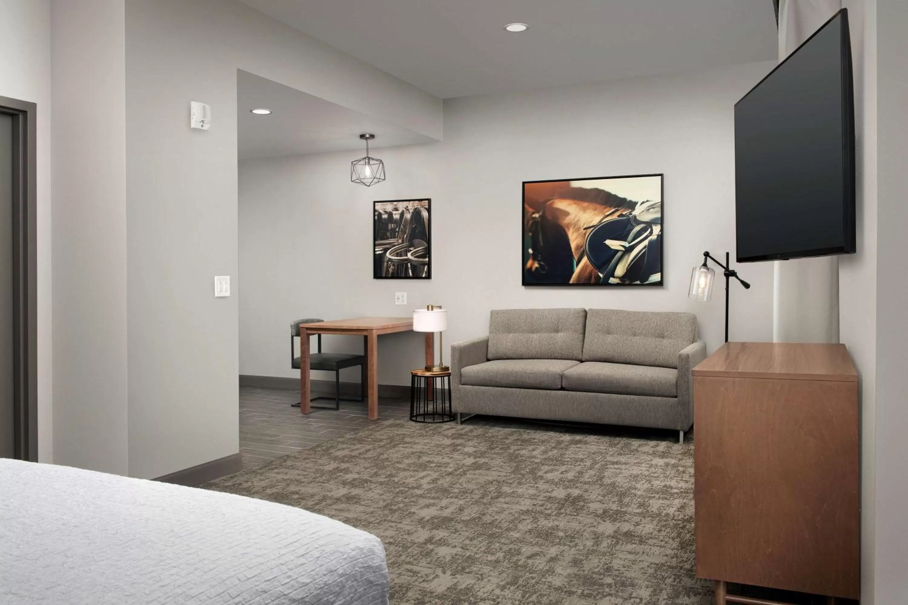 Living room, Bed in Homewood Suites By Hilton Louisville Airport