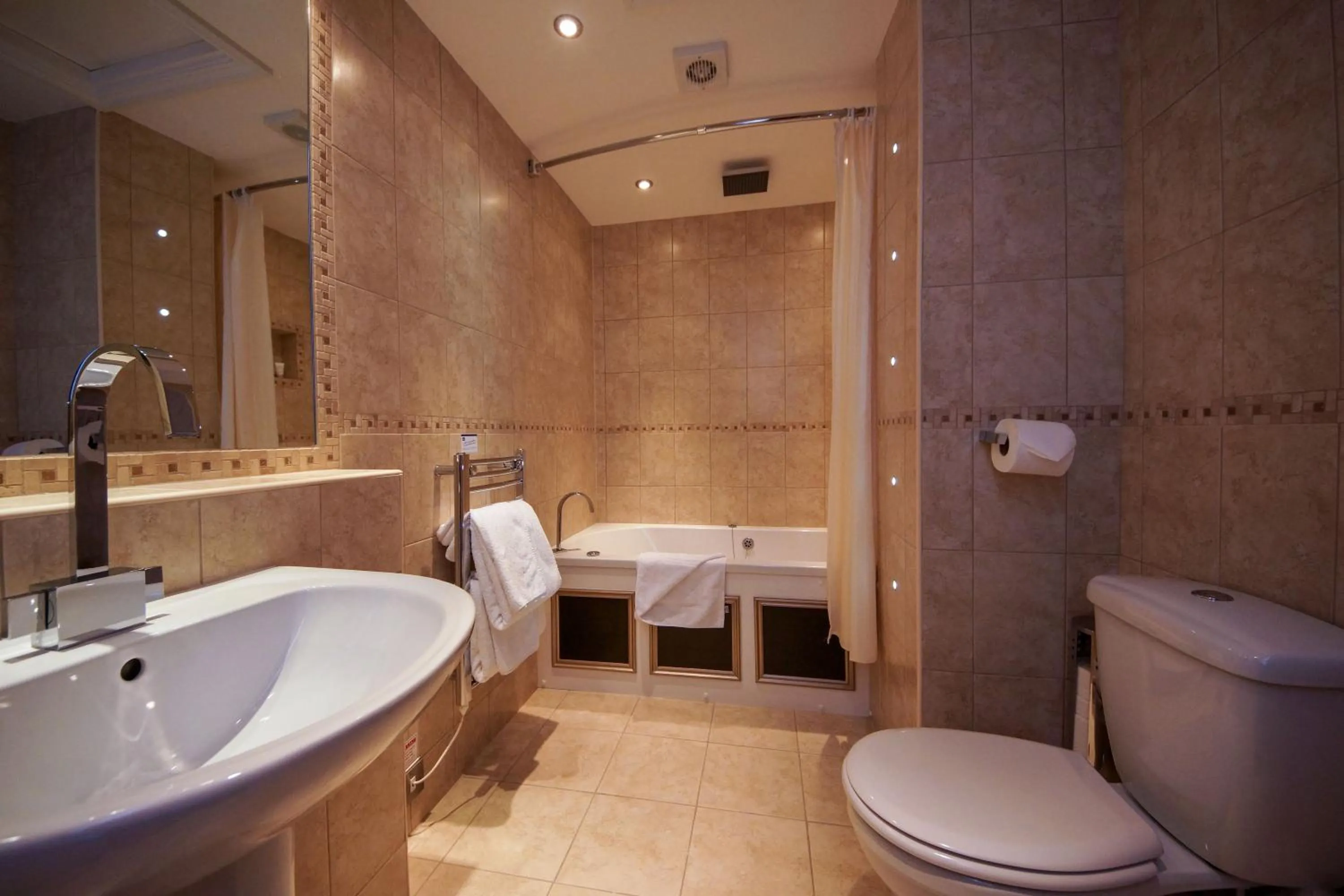 Bathroom in Best Western York House Hotel