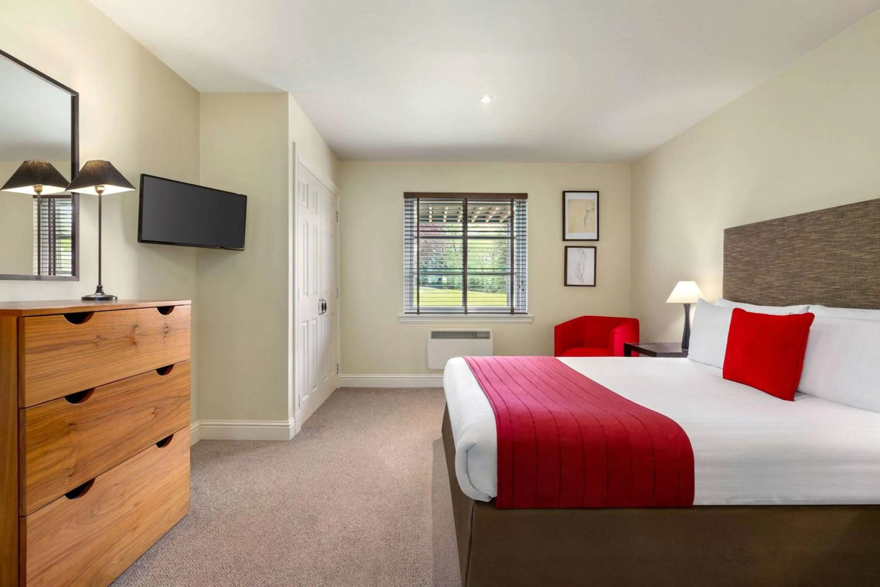 Bedroom, Bed in Wyndham Duchally Country Estate