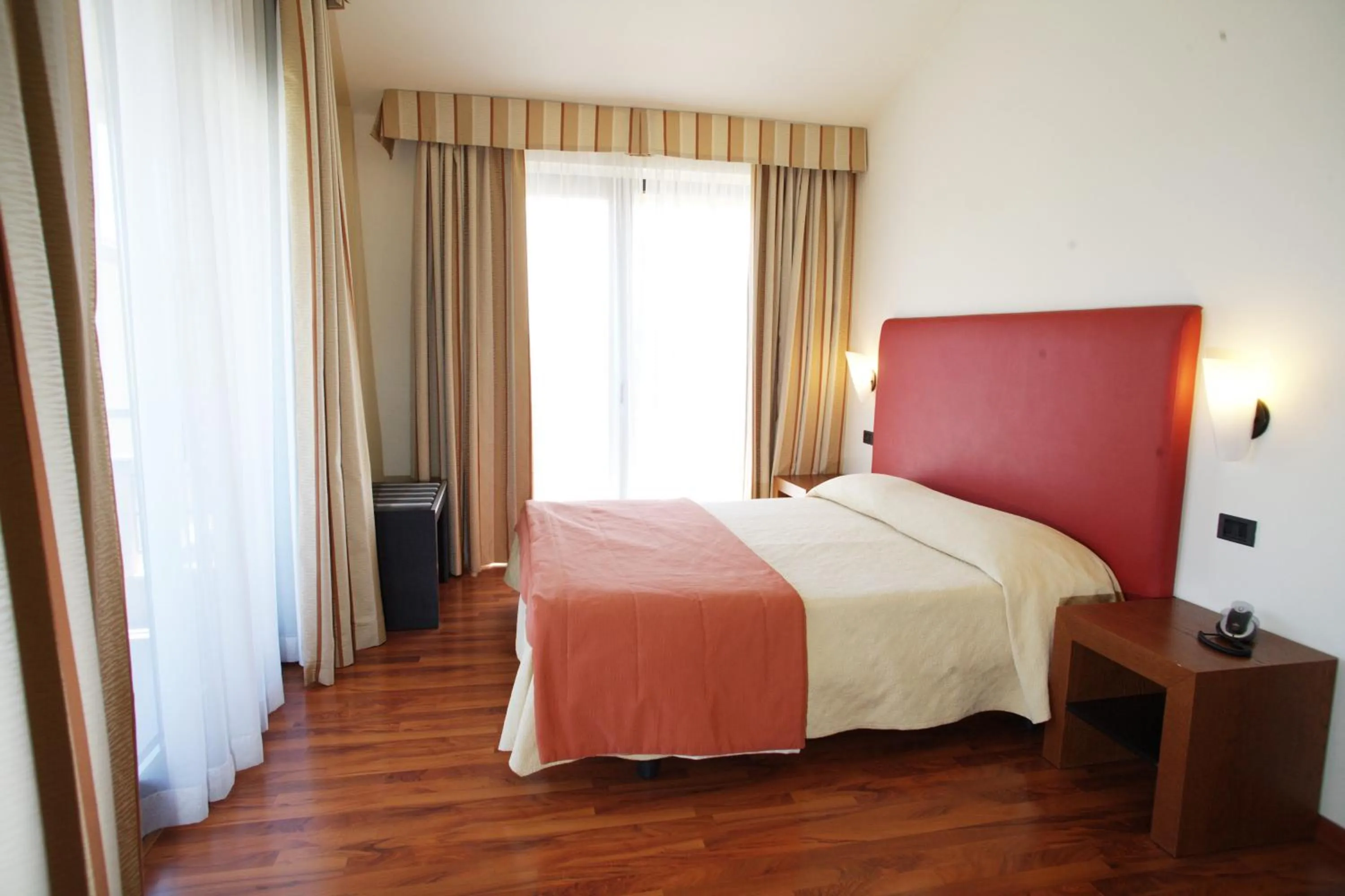 Photo of the whole room, Bed in Hotel Cristallo di La Rosetta Srl