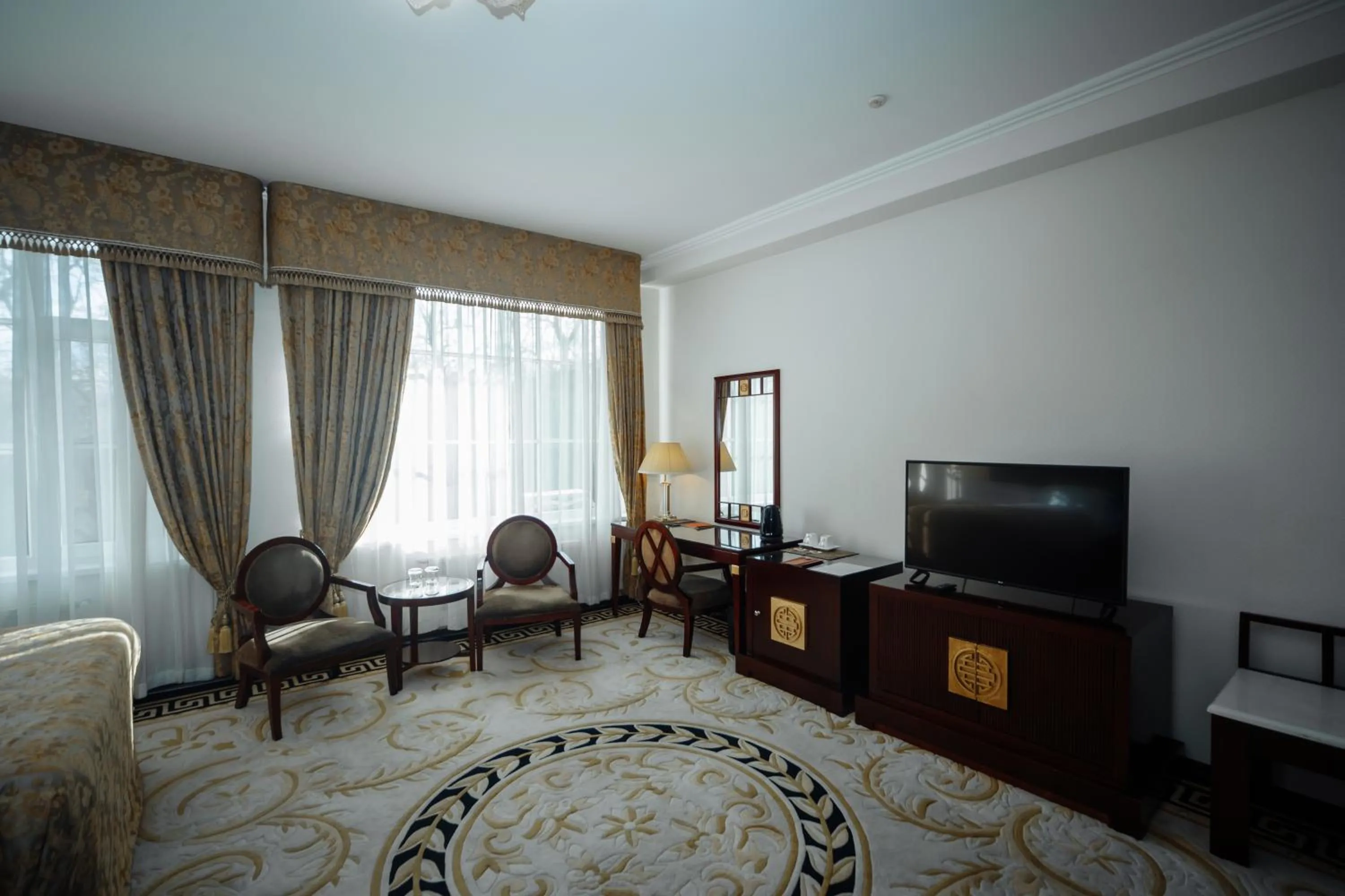 Living room, TV/Entertainment Center in Club Royal Park