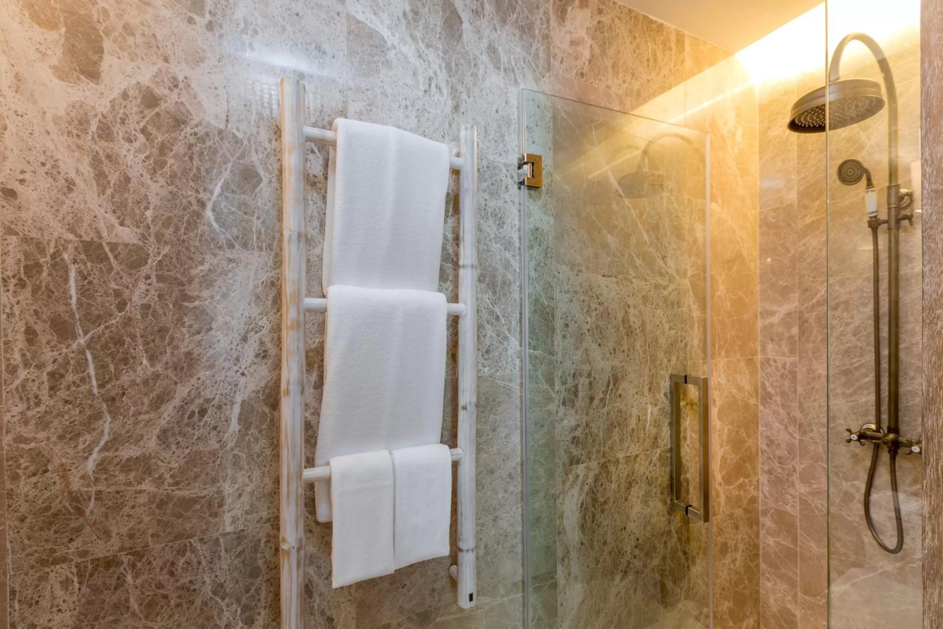 Bathroom in Eden Beach Khao Lak Resort & Spa