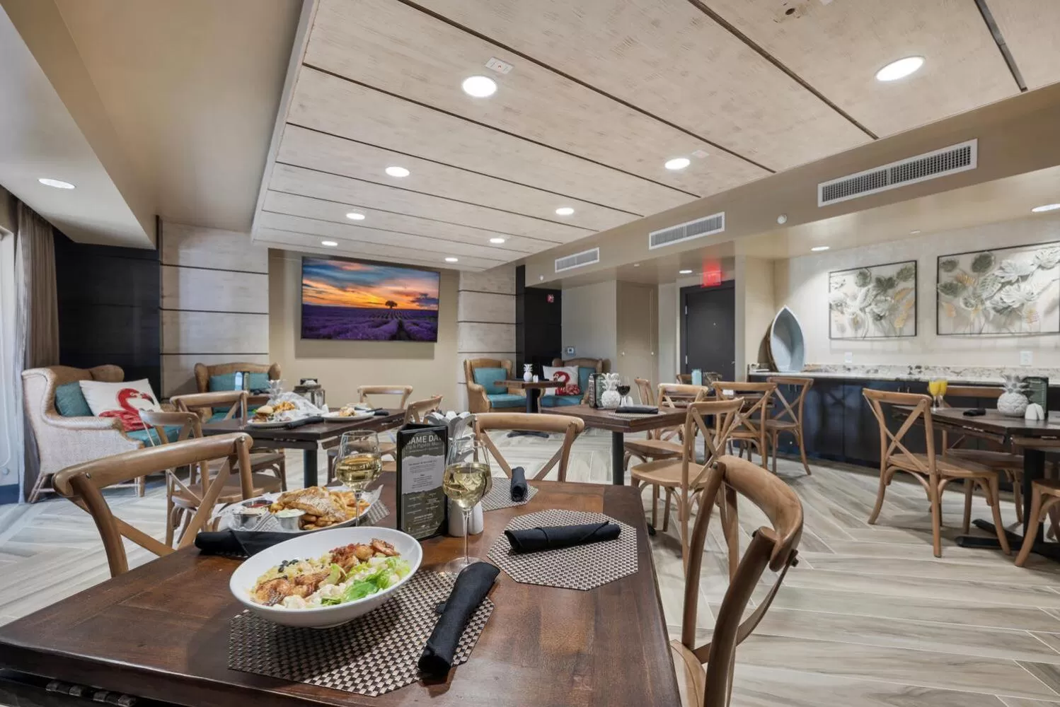 Restaurant/places to eat in Bayfront Inn 5th Avenue