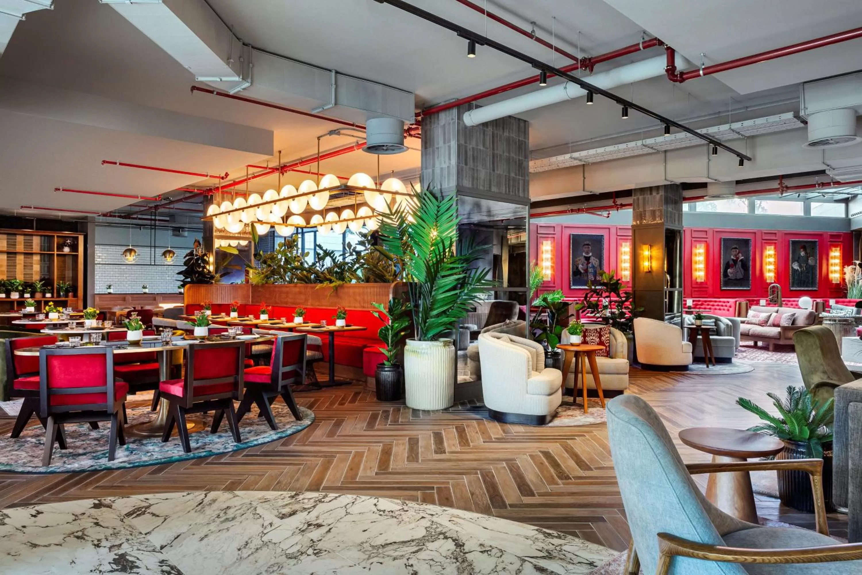 Restaurant/places to eat in Radisson RED Madrid