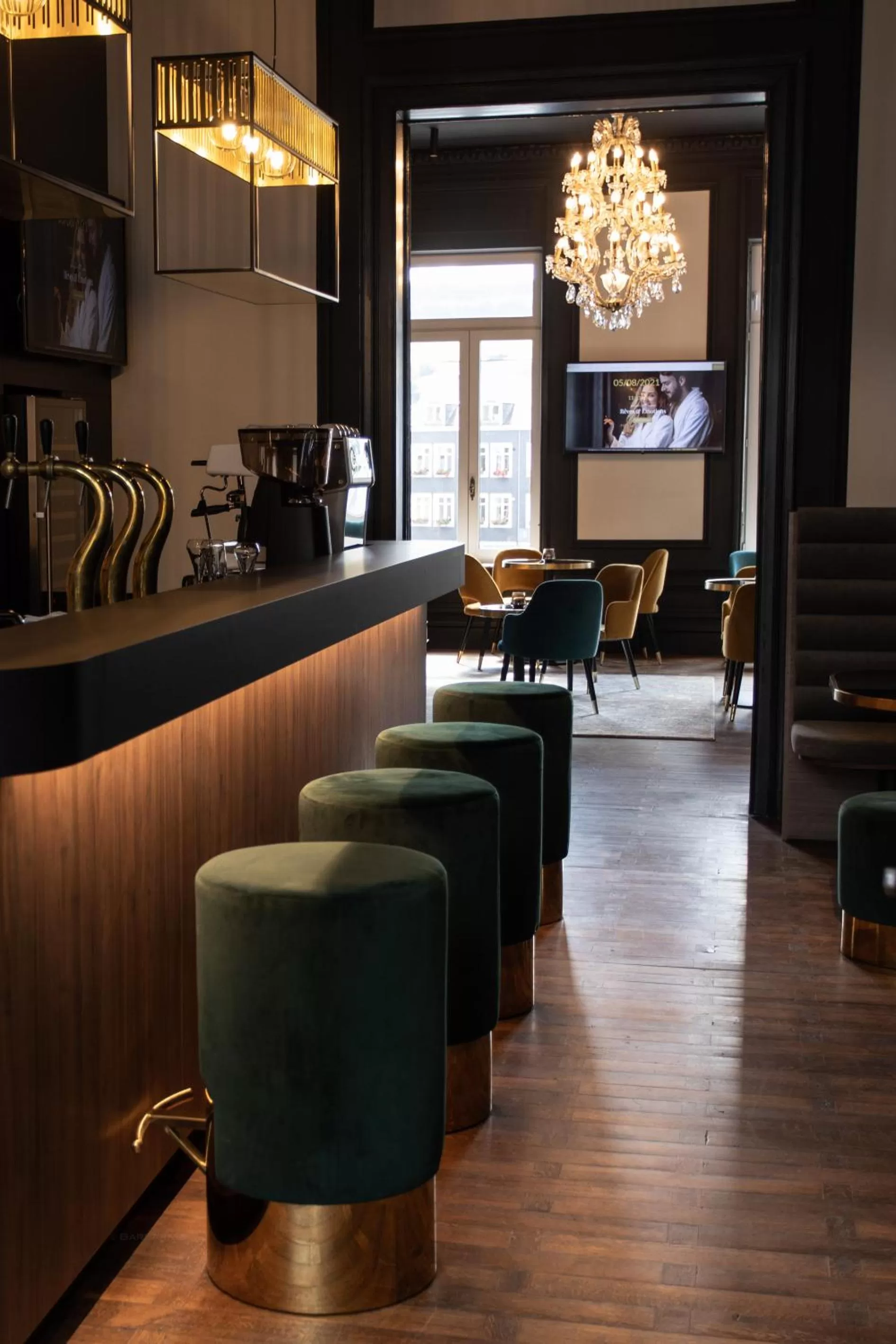 Lounge or bar in Petit-Roannay