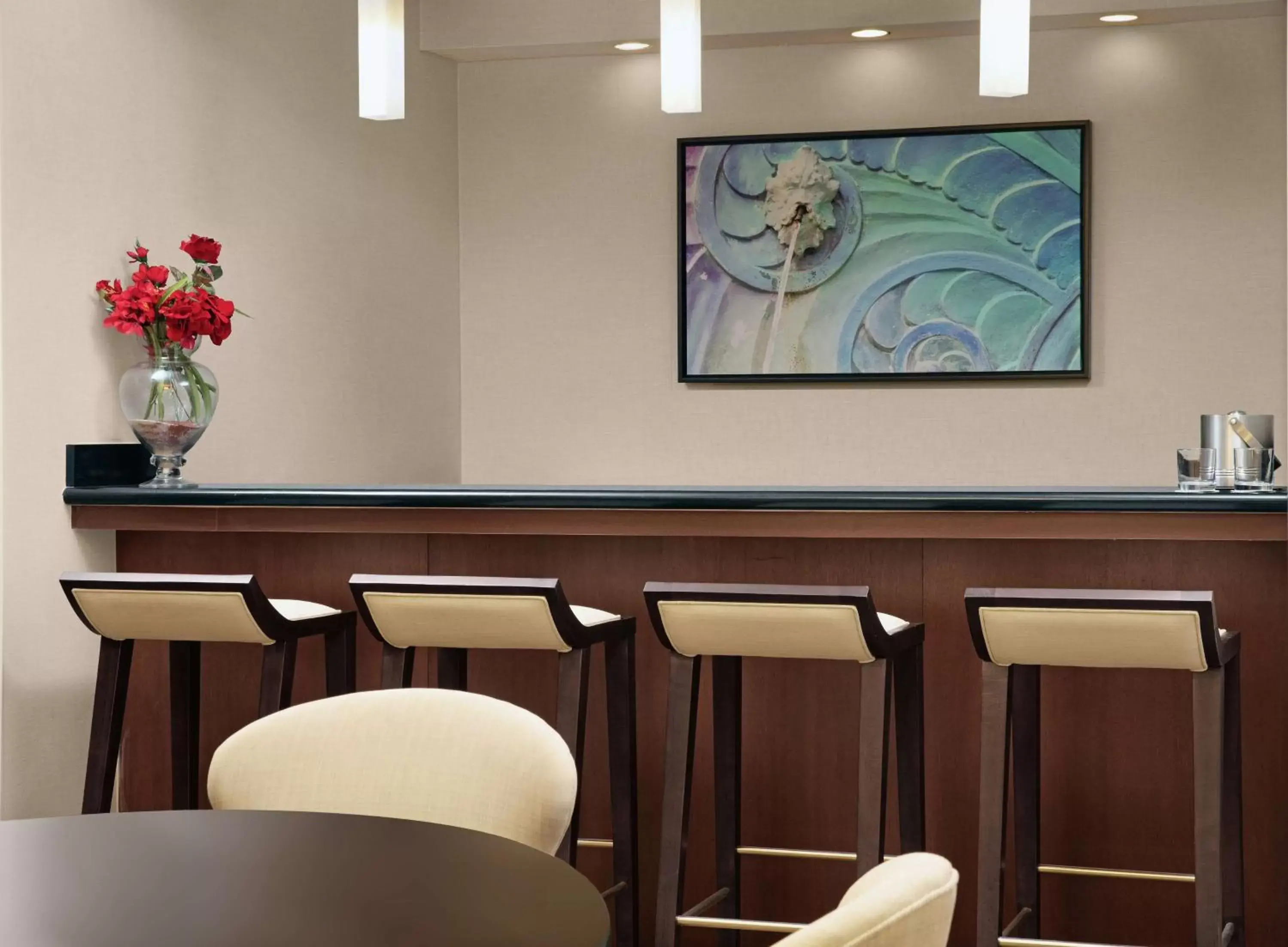 Parlor Room in DoubleTree by Hilton Hotel Miami Airport & Convention Center Parlor Room in DoubleTree by Hilton Hotel Miami Airport & Convention Center