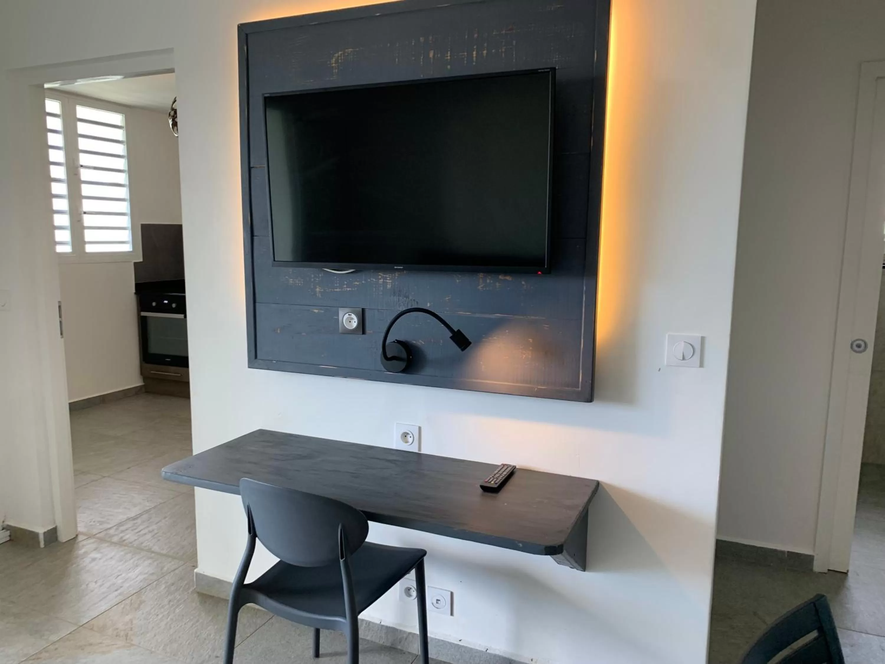 Communal lounge/ TV room in Karaibes Residence