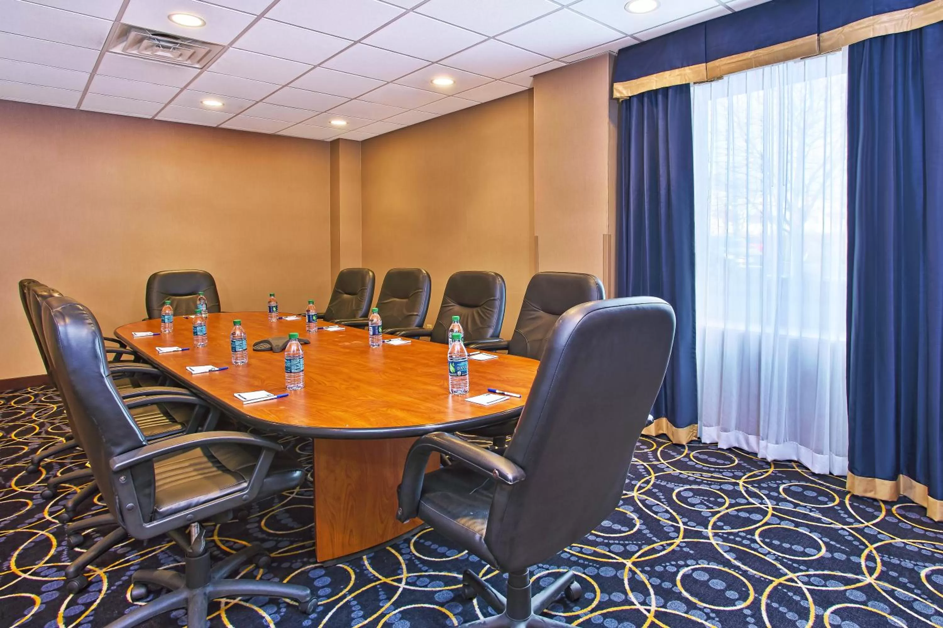 Meeting/conference room in Holiday Inn Express and Suites Pittsburgh West Mifflin by IHG