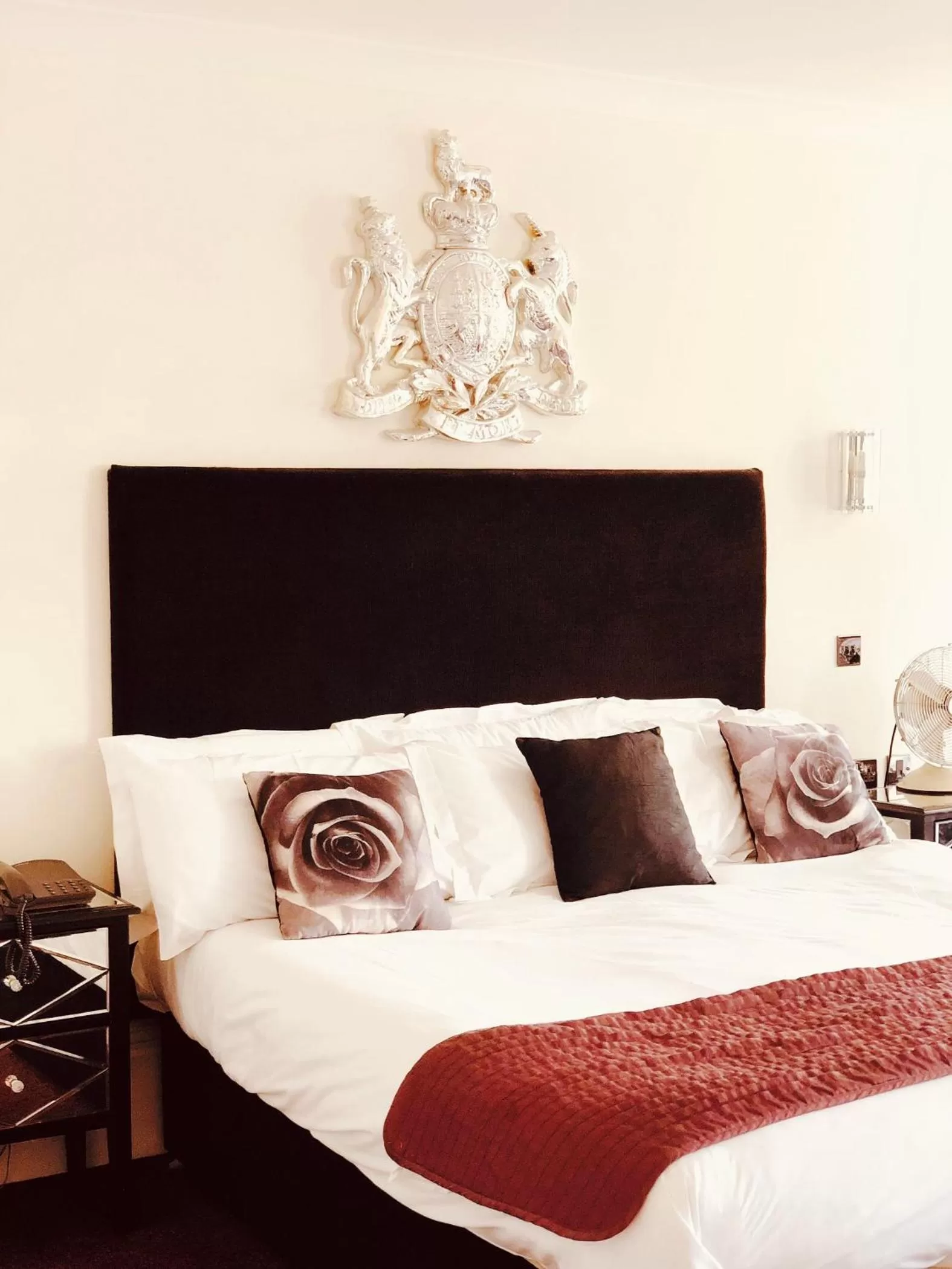 Bed in The Ship Leopard Hotel - No Children