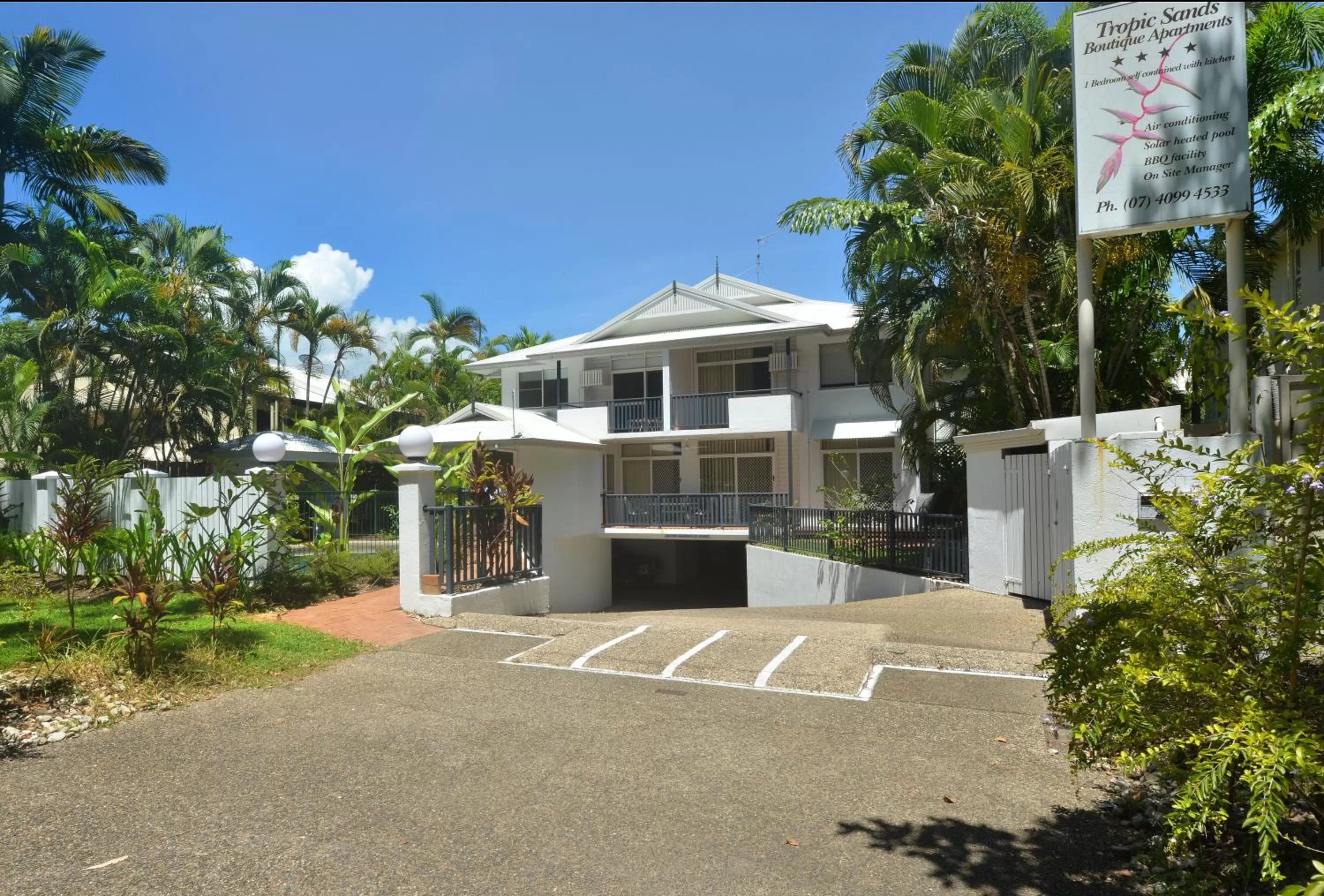 Street view, Property Building in Seascape Holidays - Tropic Sands