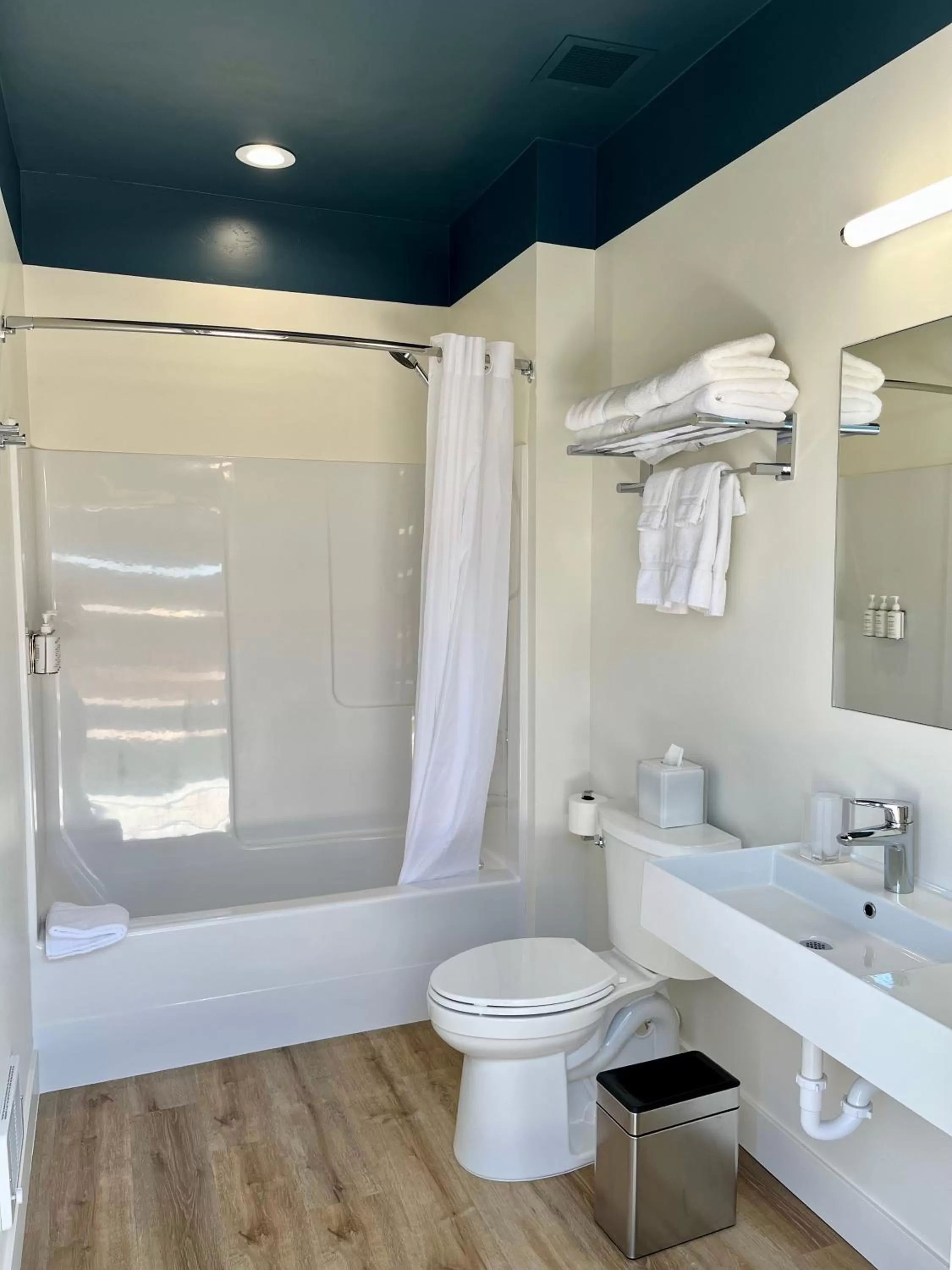 Shower in Skyview Hotel