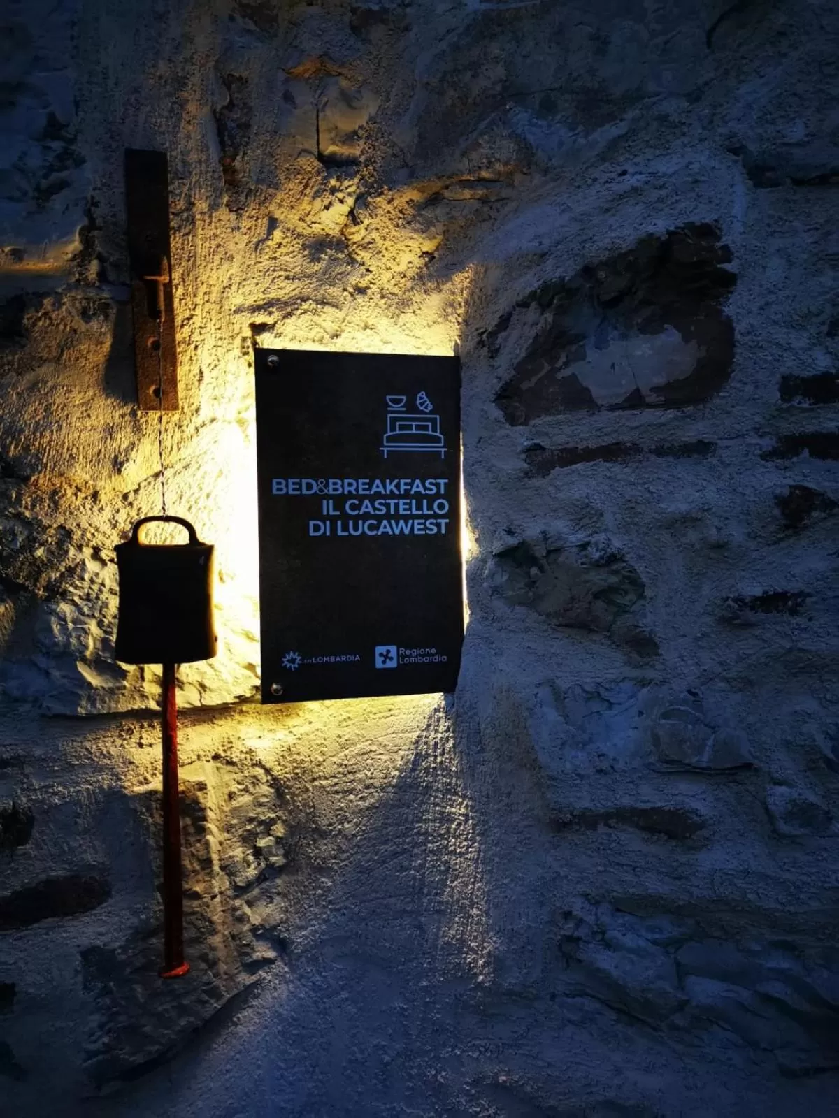 Facade/entrance in B&B con SPA il Castello di Lucawest