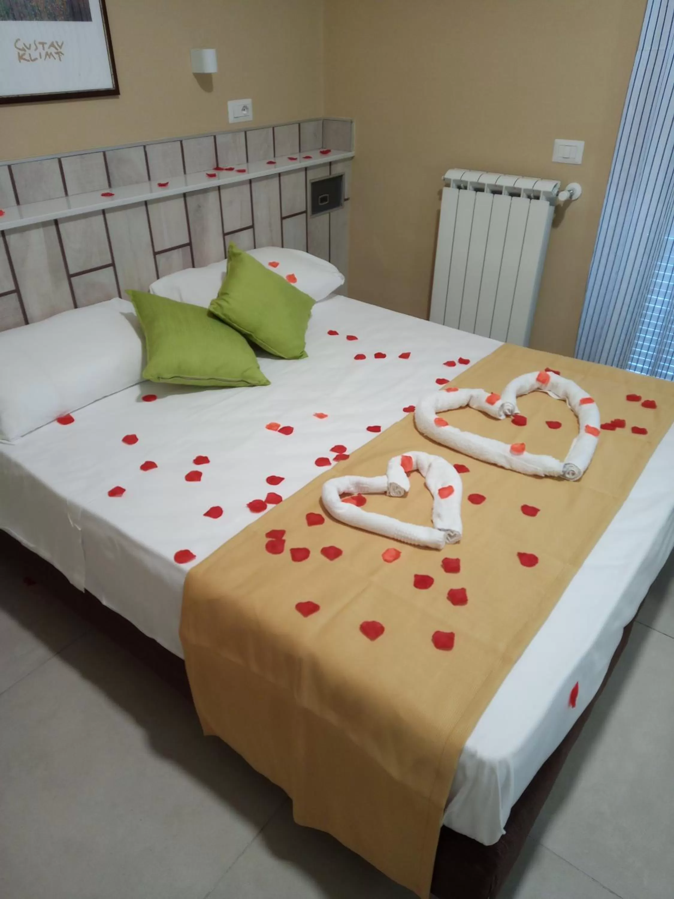 Photo of the whole room, Bed in Hotel Garden Napoli