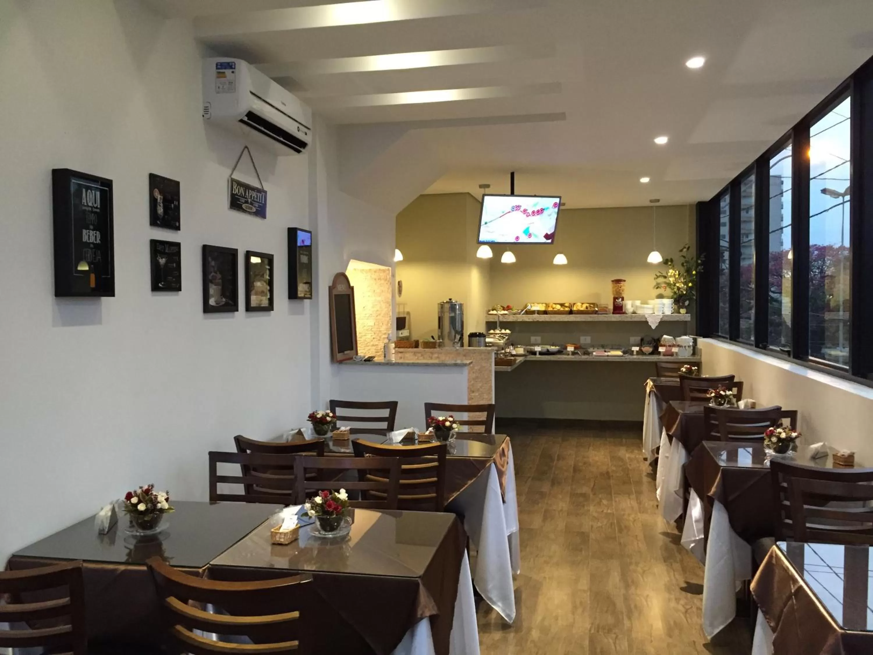 Restaurant/Places to Eat in Barueri Premiêr Hotel