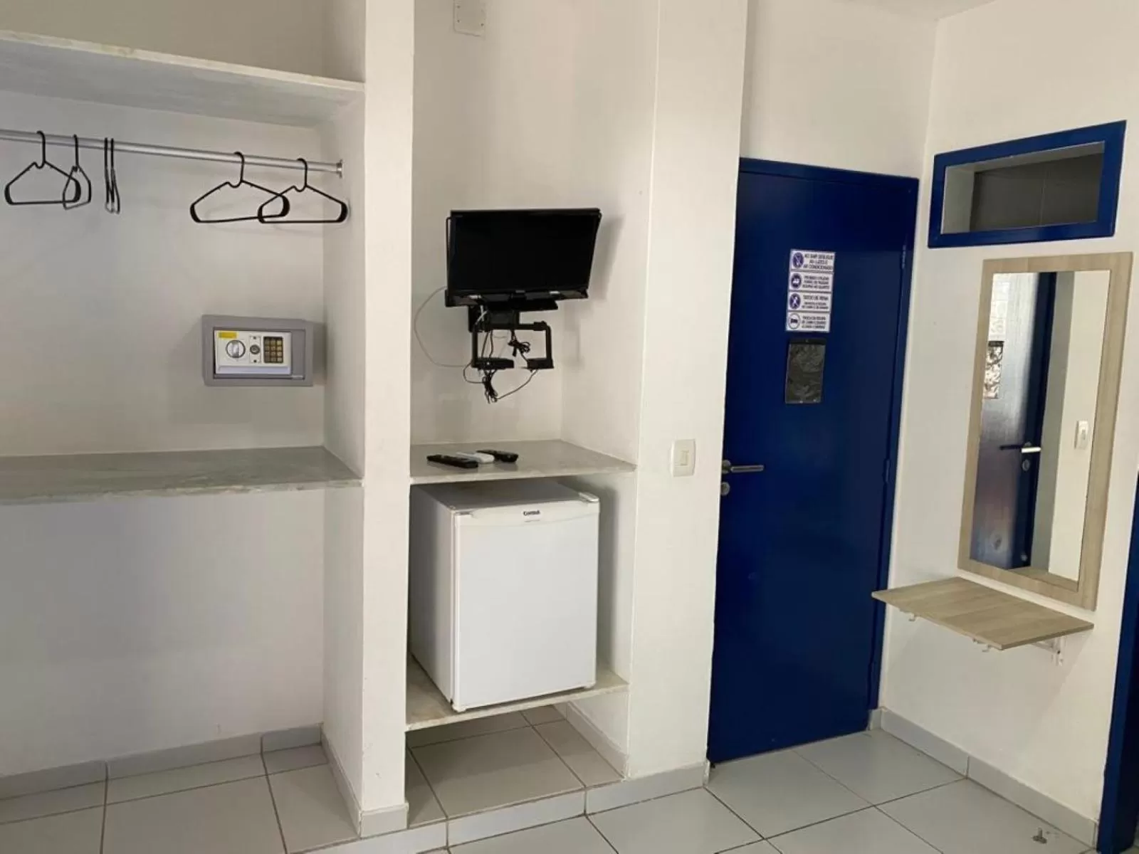 TV and multimedia, TV/Entertainment Center in Hotel Praia do Futuro