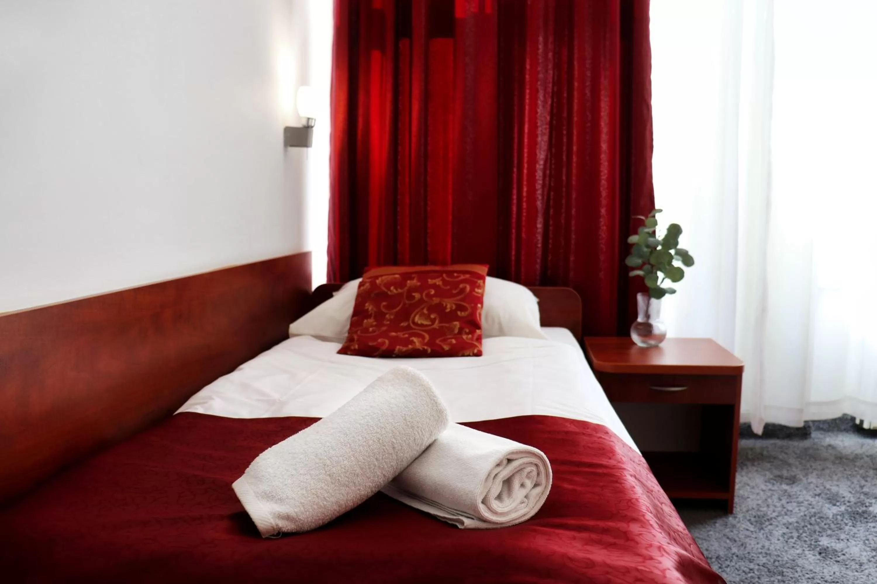 Bed in Hotel Lothus