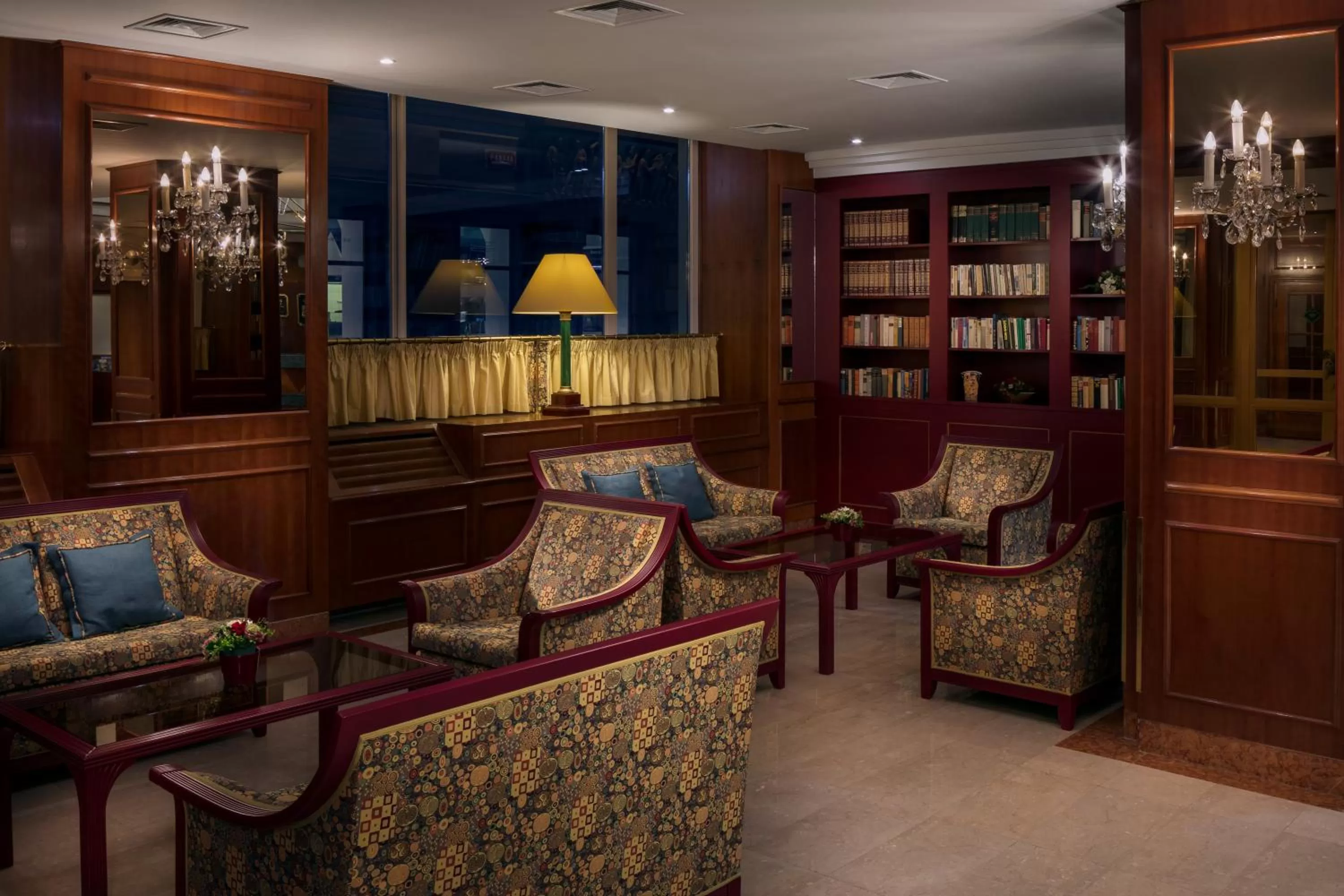 Library in Art Nouveau Palace Hotel