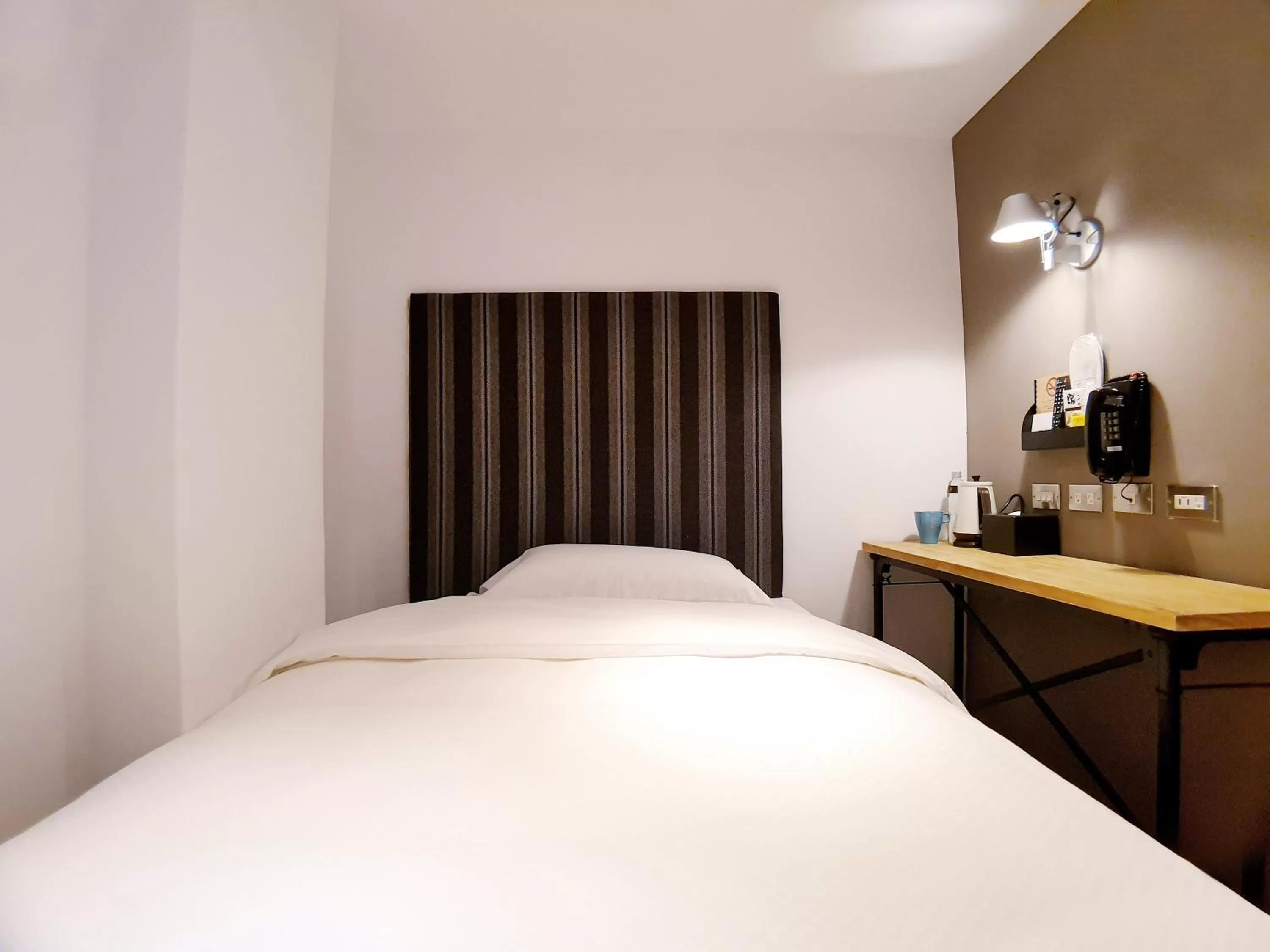 Bed in River inn Station