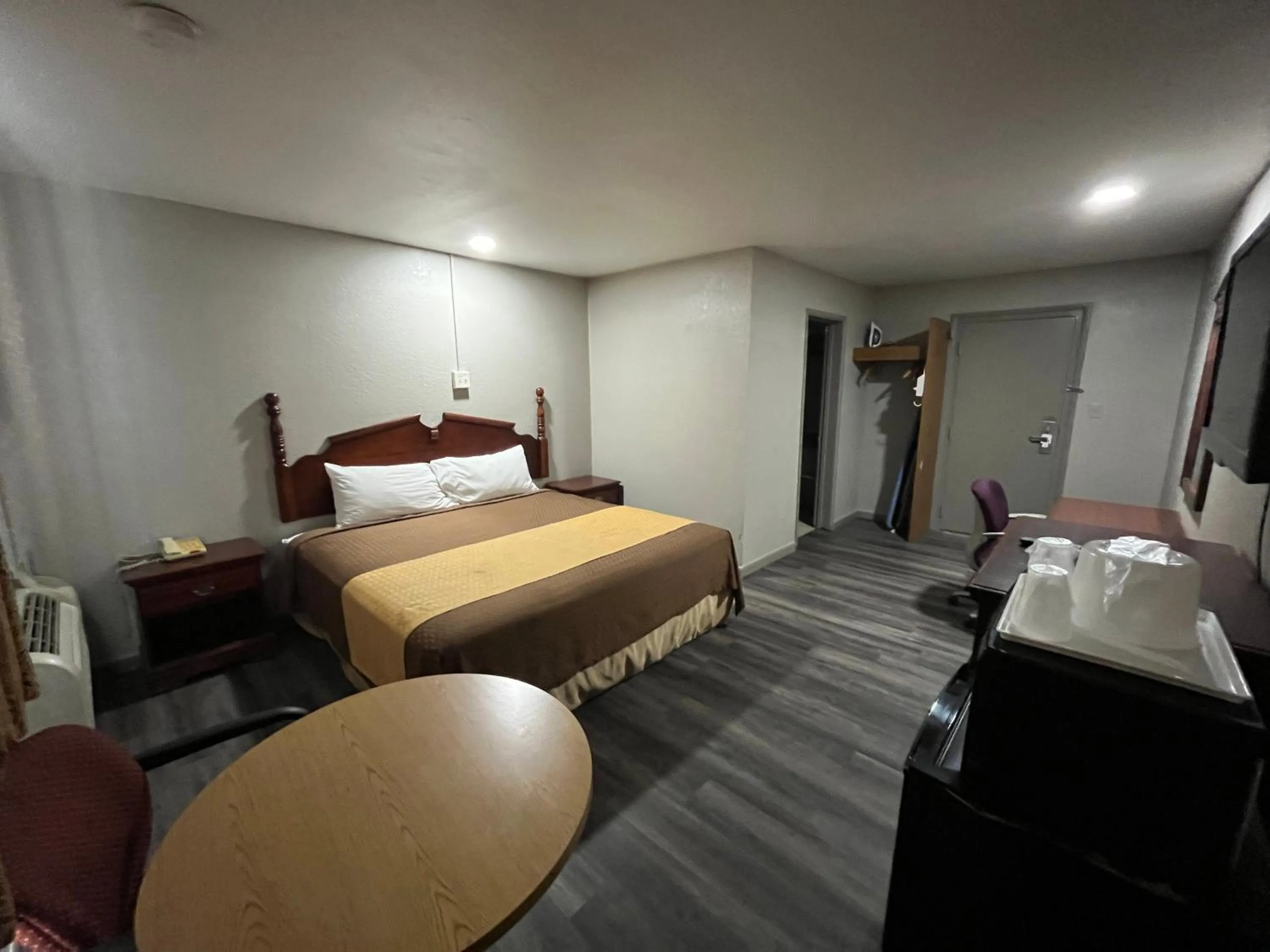 Photo of the whole room in Mid Towne Inn & Suites