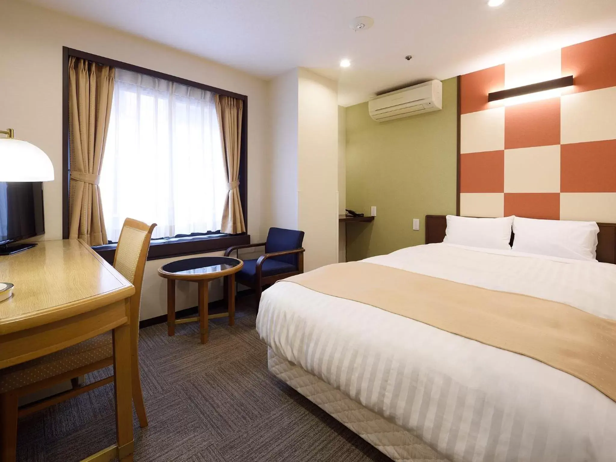 Economy Double Room - Non-Smoking in Belmont Hotel Economy Double Room - Non-Smoking in Belmont Hotel