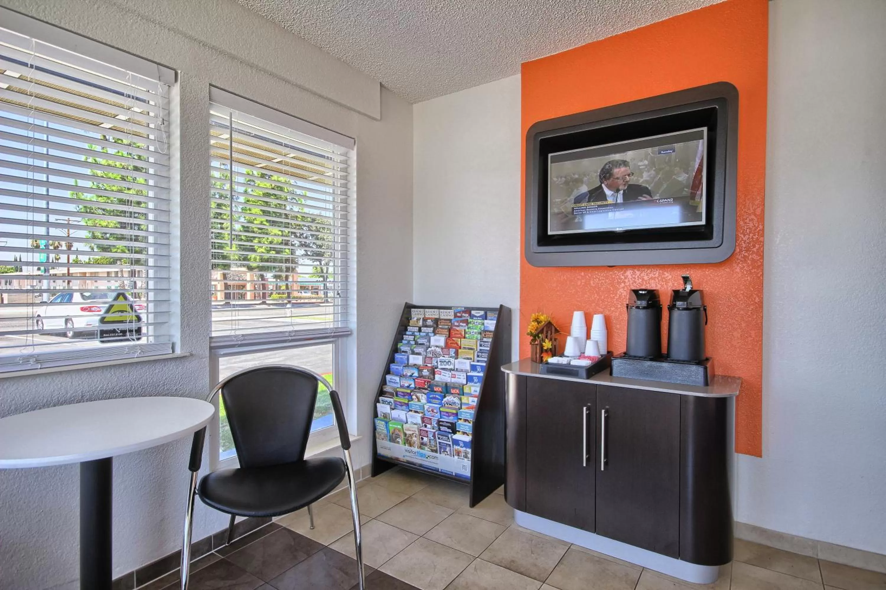 Lobby or reception in Motel 6-Fresno, CA - Blackstone South