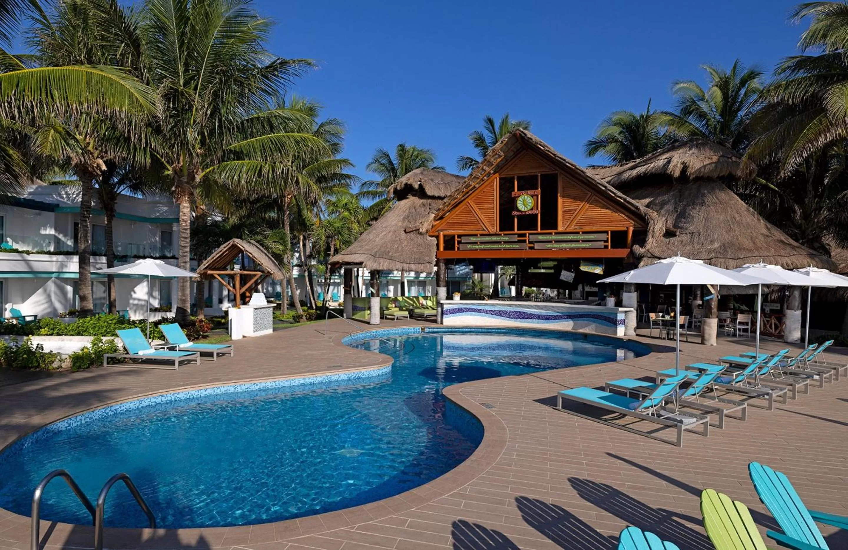 Swimming pool in Margaritaville Island Reserve Riviera Cancún - A Karisma All-Inclusive Experience for All
