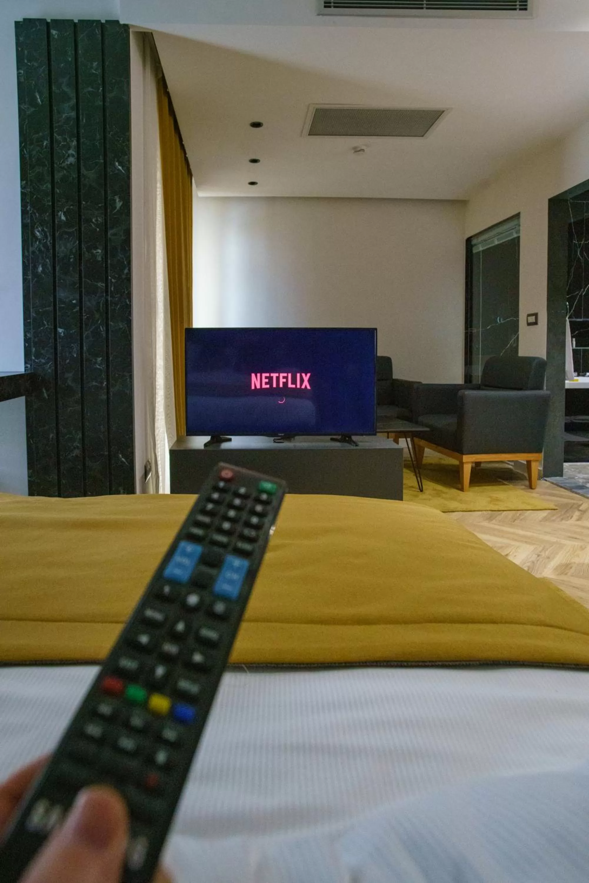 Communal lounge/ TV room, TV/Entertainment Center in Ador Hotel