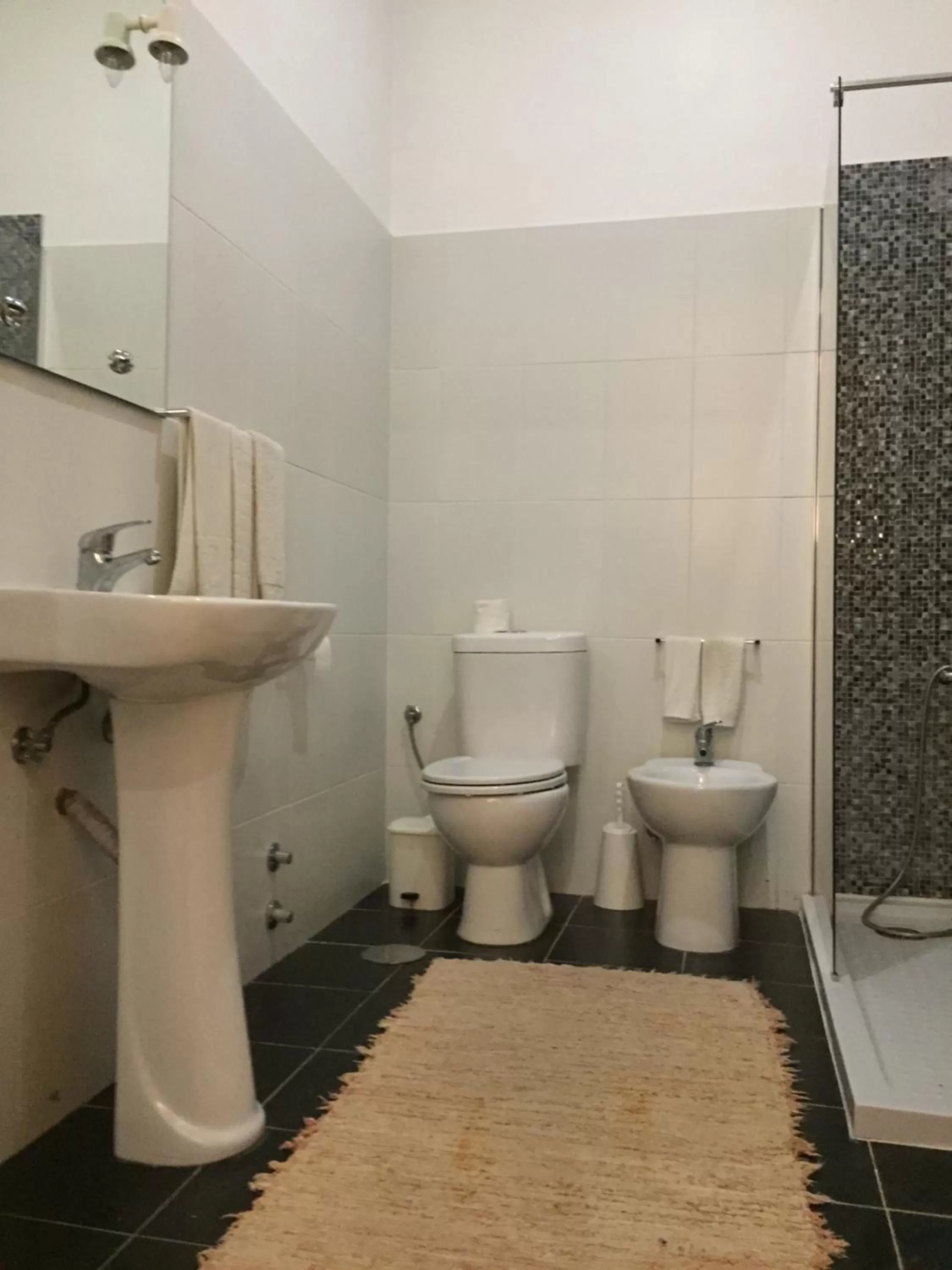 Lira Guest House B&B