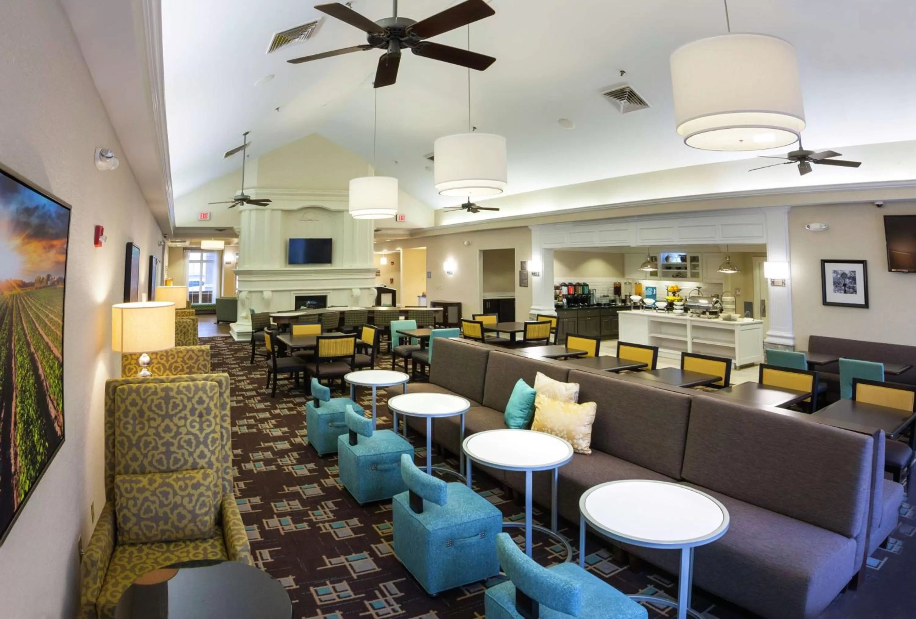 Dining area in Homewood Suites by Hilton Decatur-Forsyth