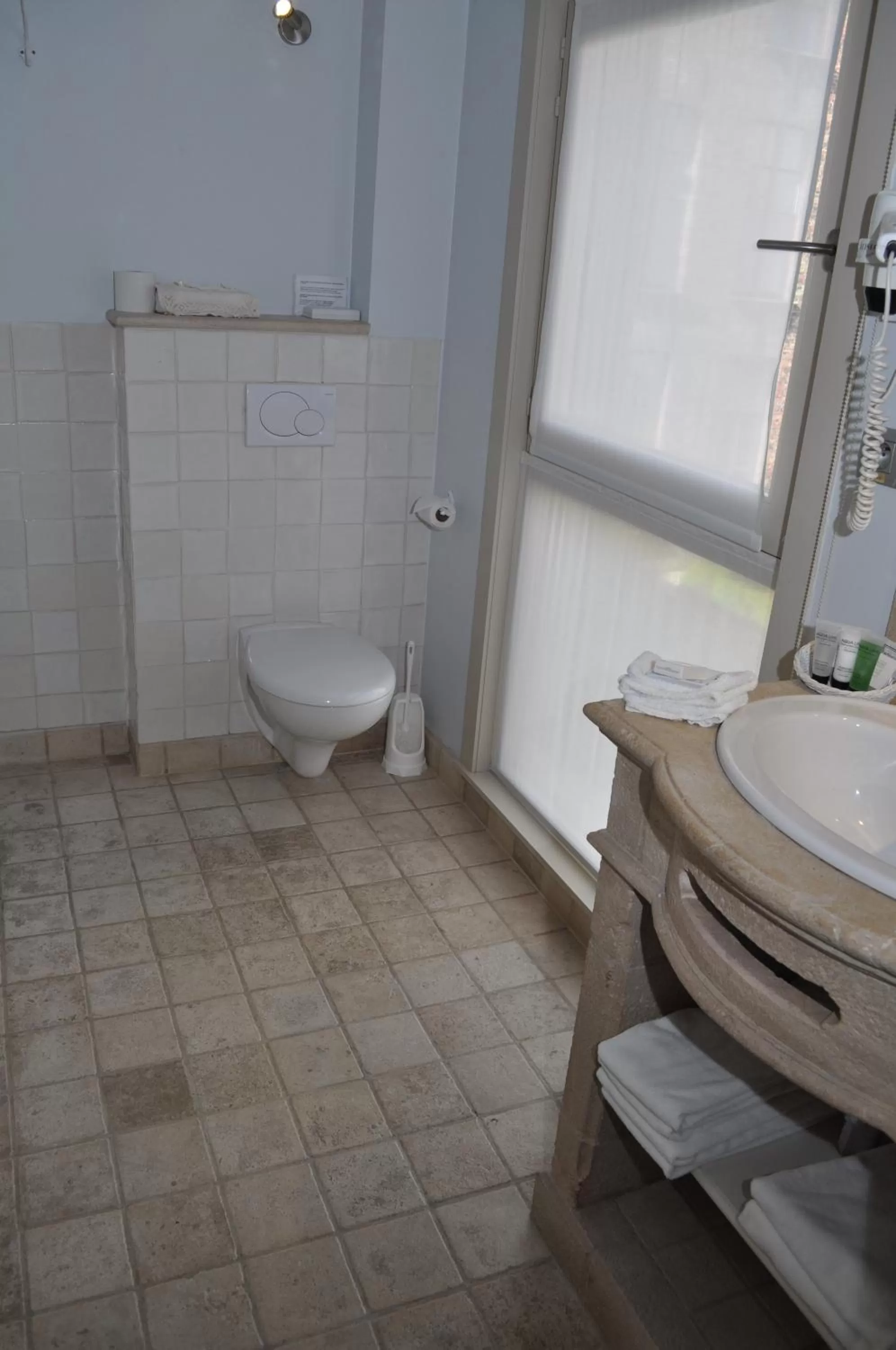 Toilet in Hotel Jan Brito