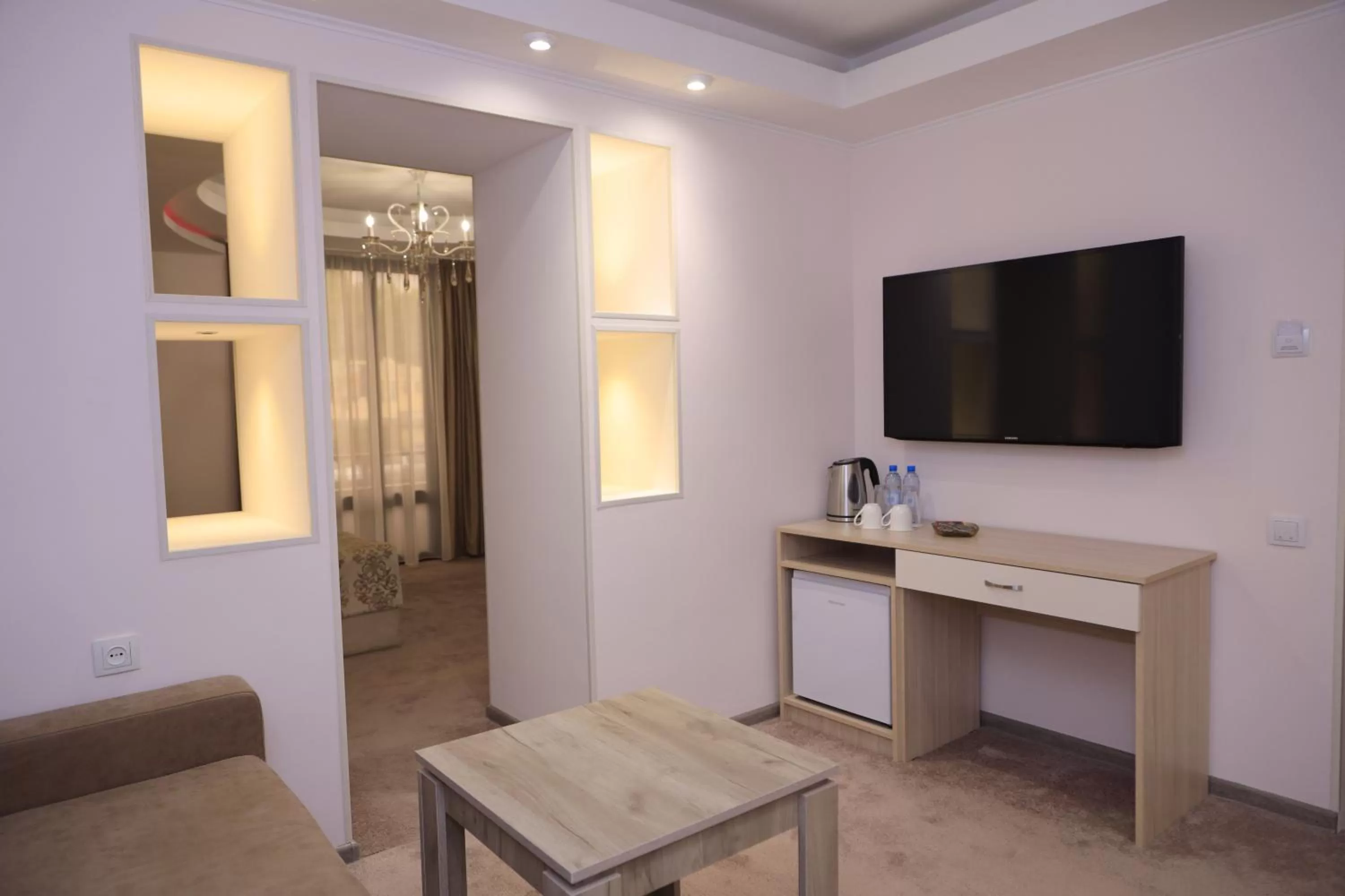 TV and multimedia, TV/Entertainment Center in DeLin Hotel And Tours
