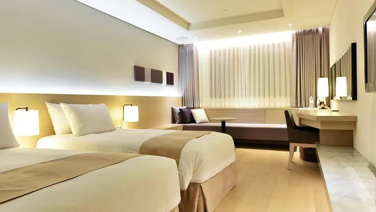 Deluxe Twin Room in Pacific Hotel Deluxe Twin Room in Pacific Hotel