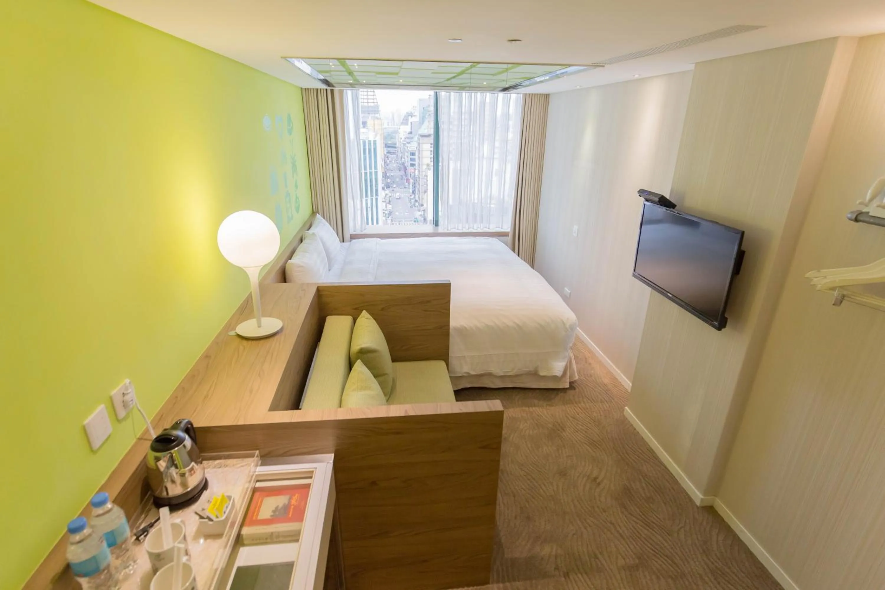 TV and multimedia, Bed in Green World Hotel - Zhonghua