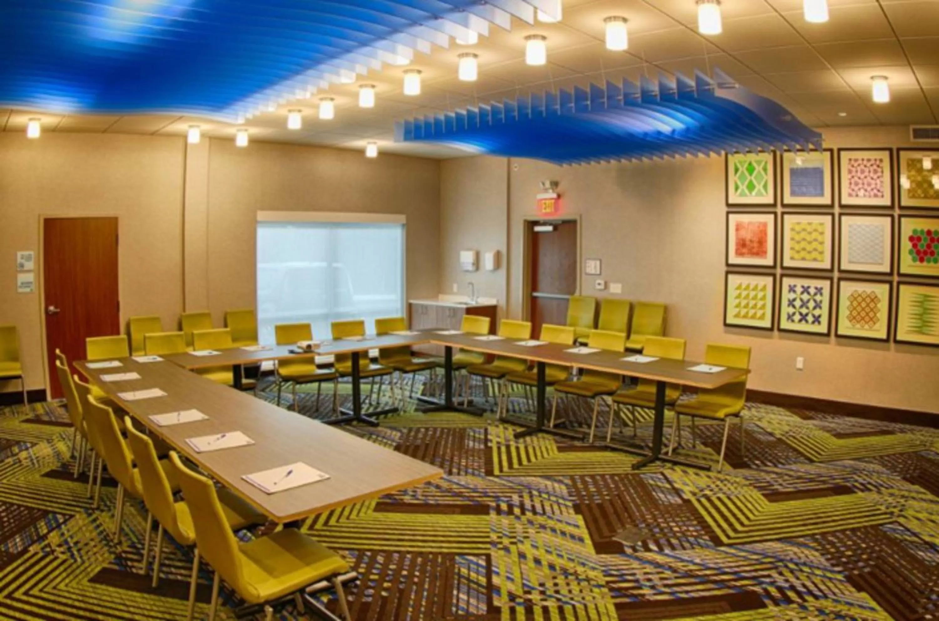 Meeting/conference room in Holiday Inn Express & Suites - Detroit North - Roseville by IHG