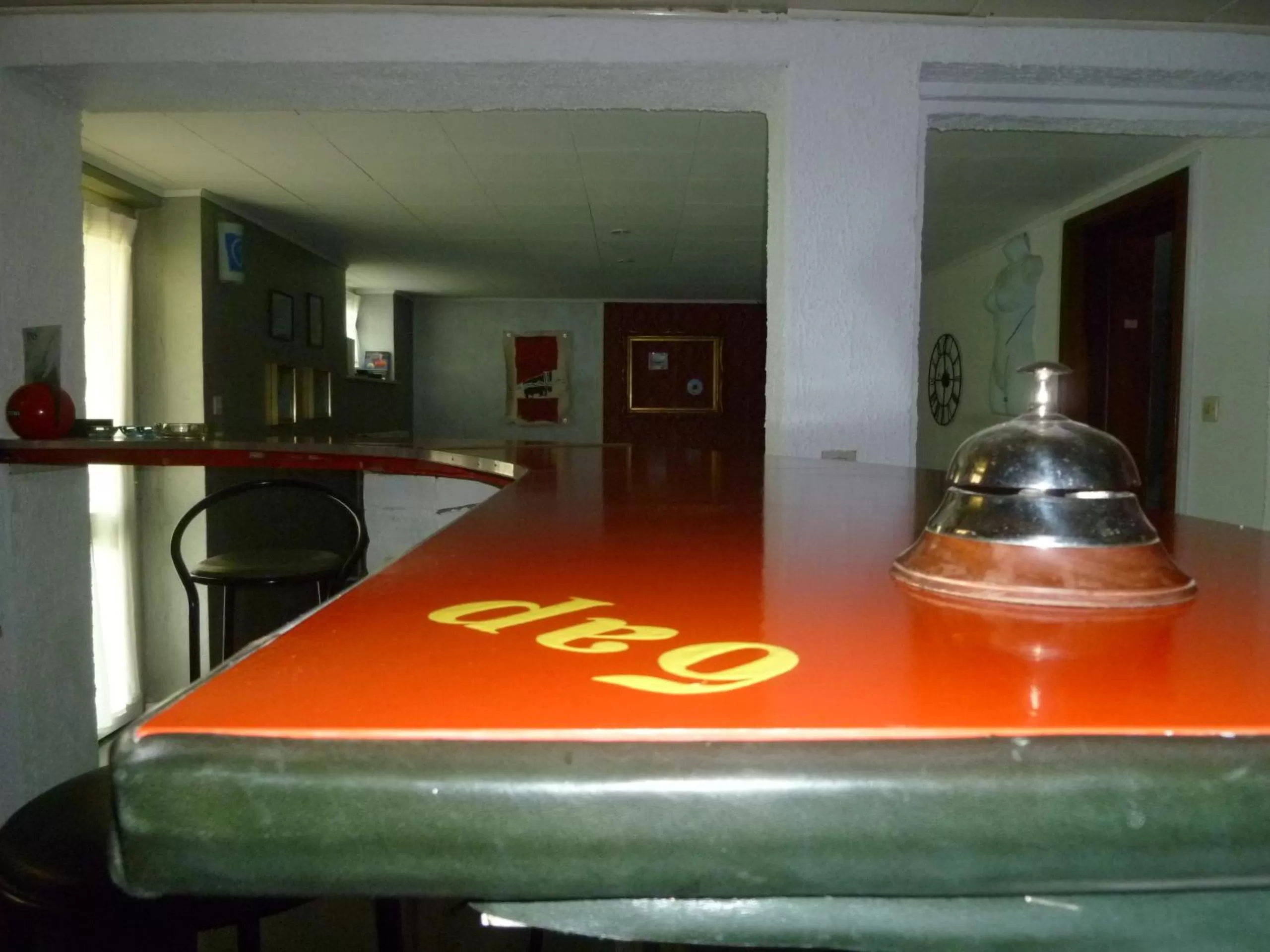 Lounge or bar, Lobby/Reception in La Malle - la suite