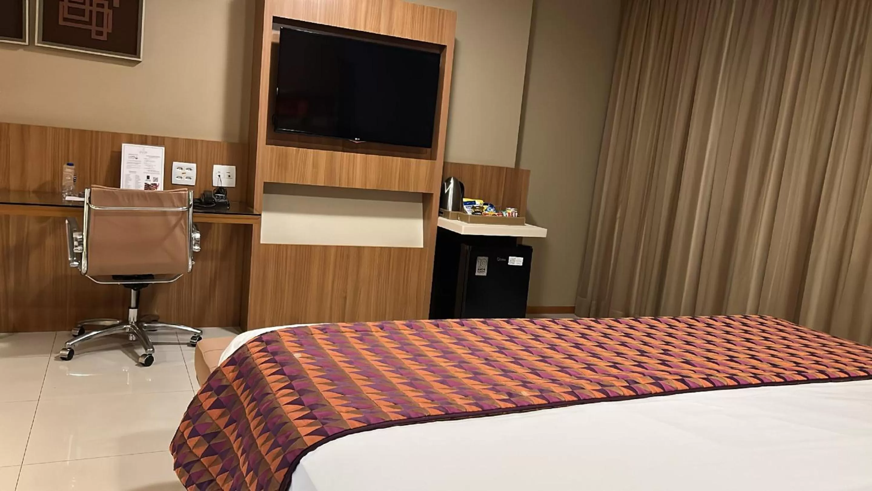 TV and multimedia, Bed in Jade Hotel Brasília