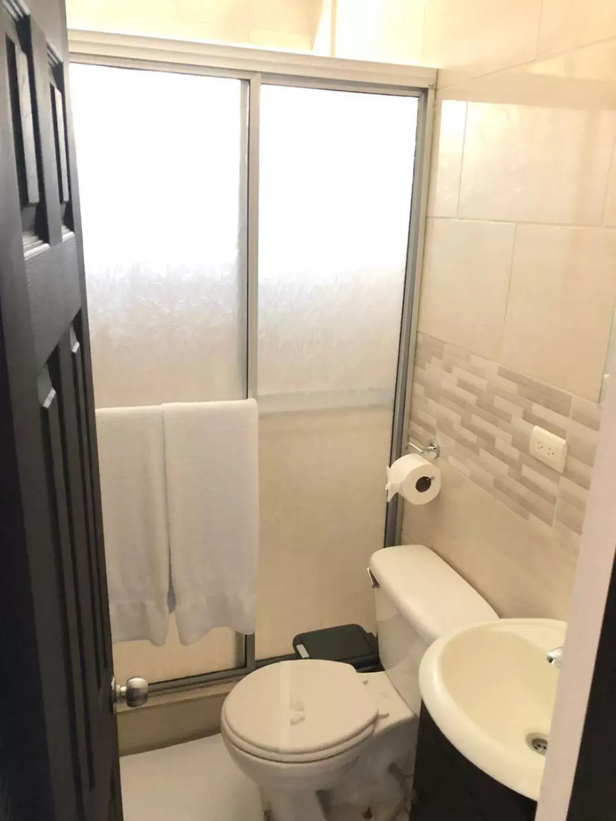 Standard Quadruple Room in Hotel La Vid La Fortuna Standard Quadruple Room in Hotel La Vid La Fortuna