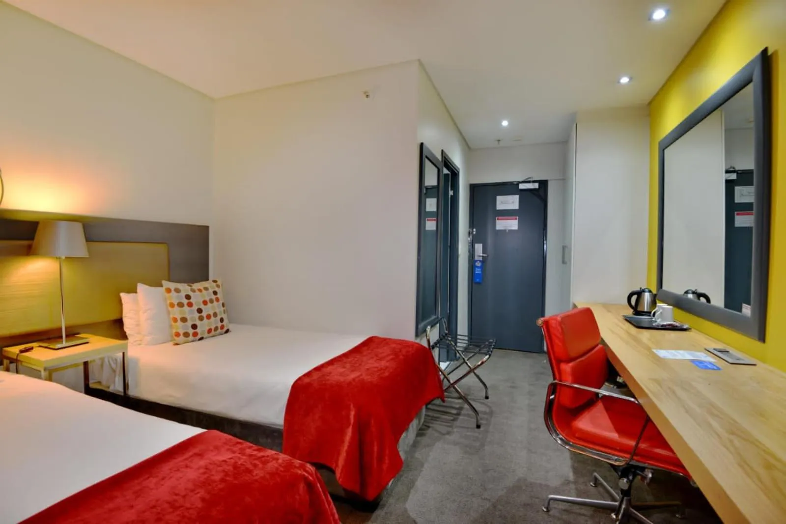 Bedroom, Bed in Fountains Hotel