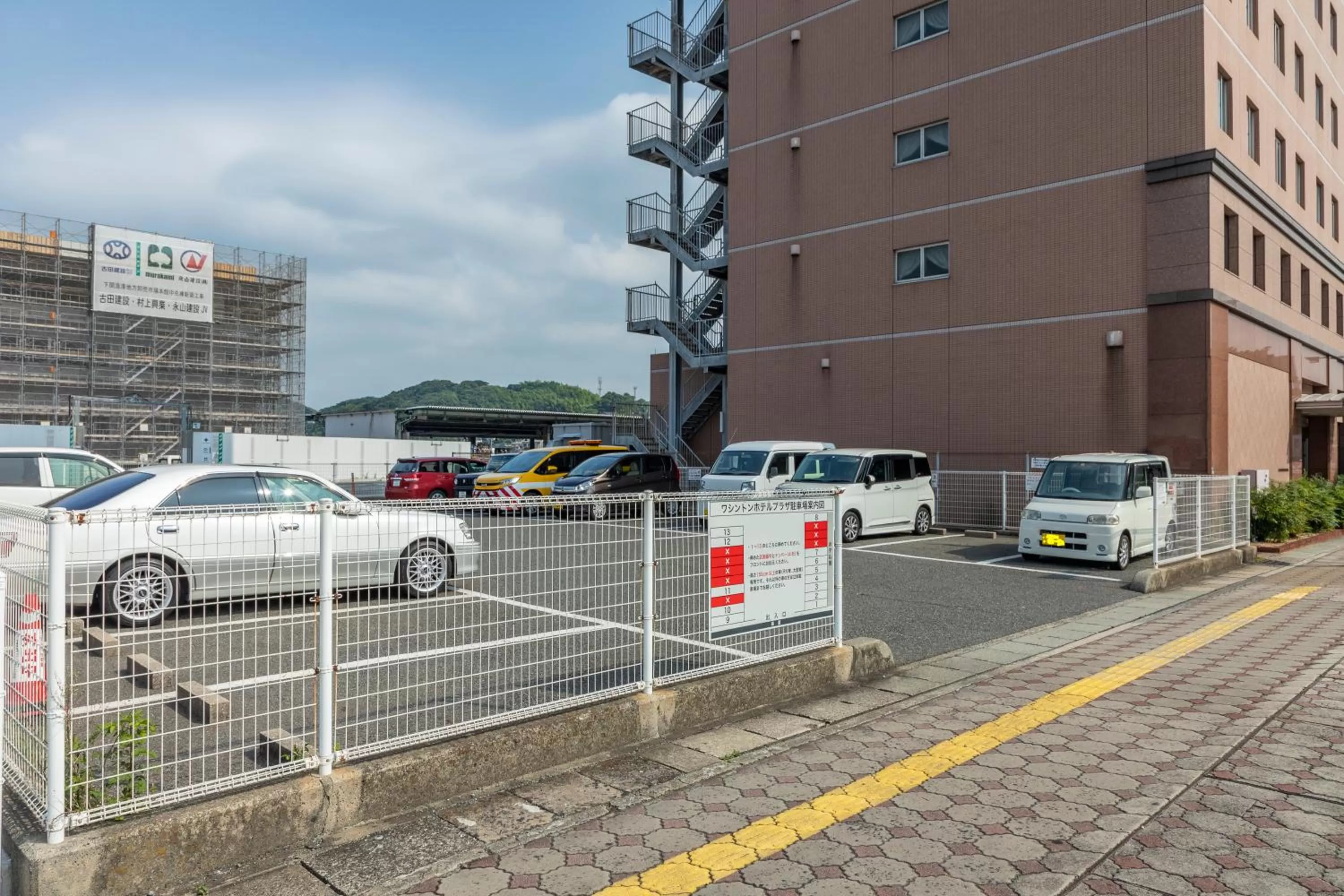 Parking in Shimonoseki Station West Washington Hotel Plaza