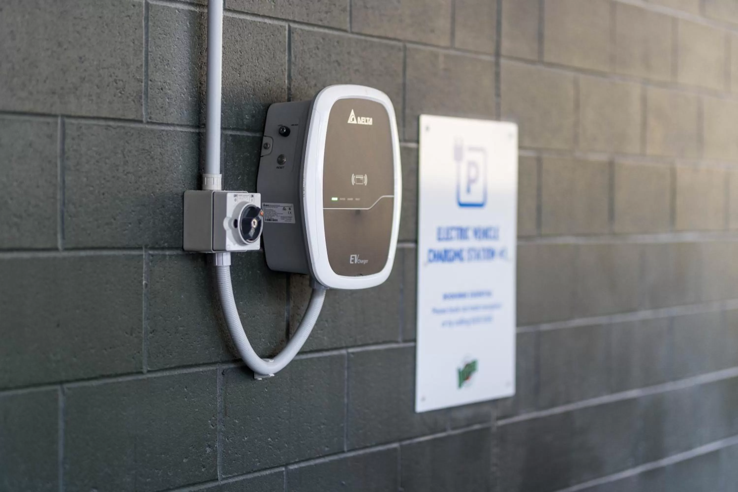 Parking in The Old Woolstore Apartment Hotel