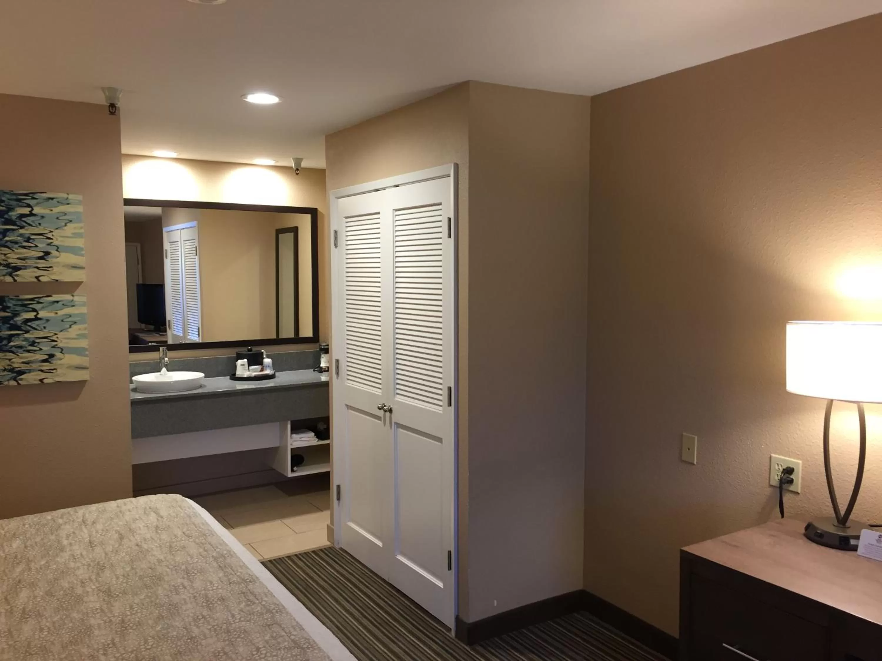 Bed in Best Western Plus Inn Scotts Valley