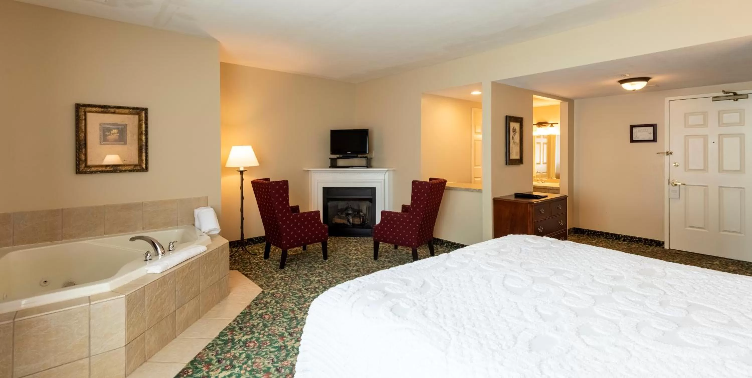 Photo of the whole room, Bed in Vinifera Inn