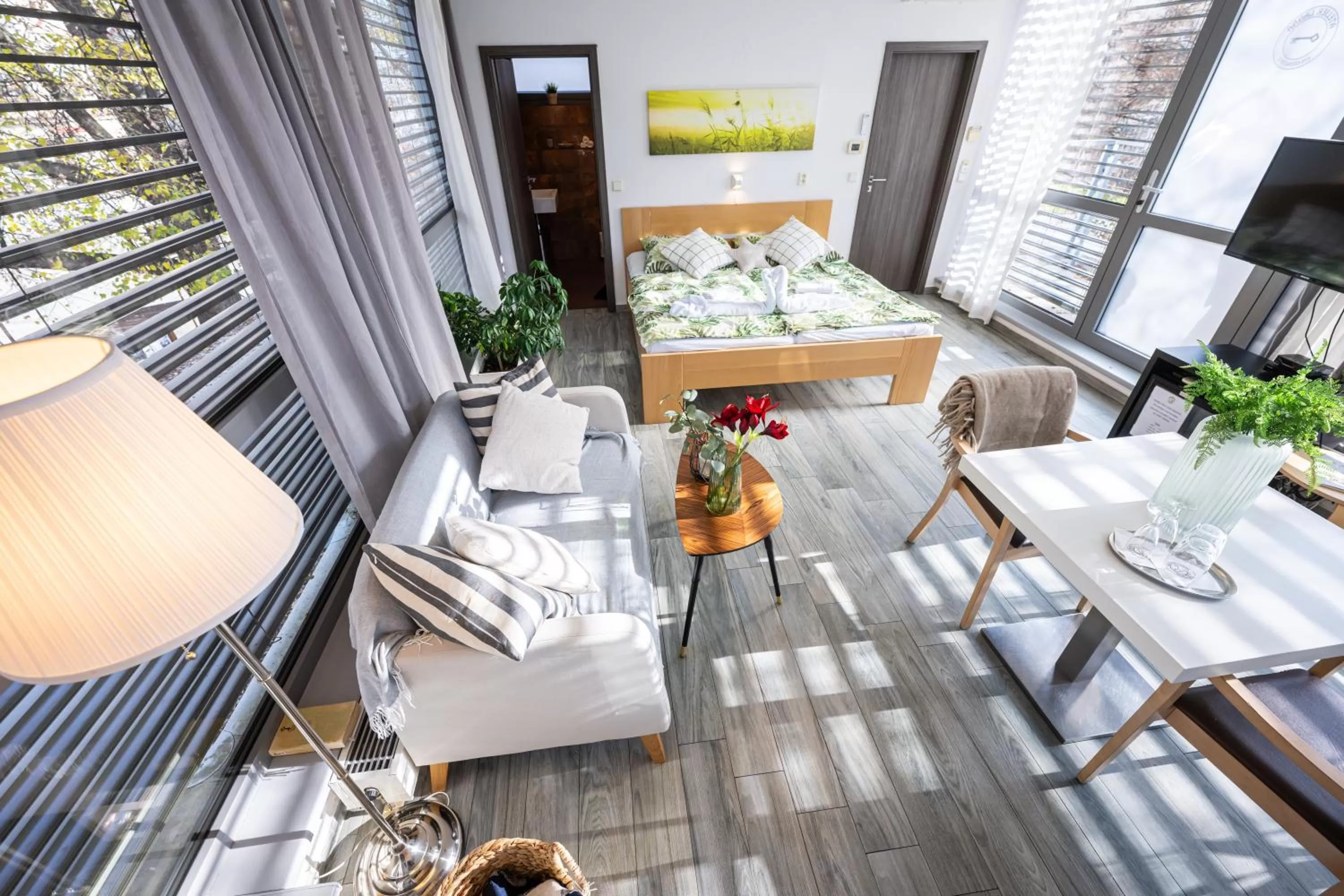 Bed, Restaurant/Places to Eat in Atelier Lanna