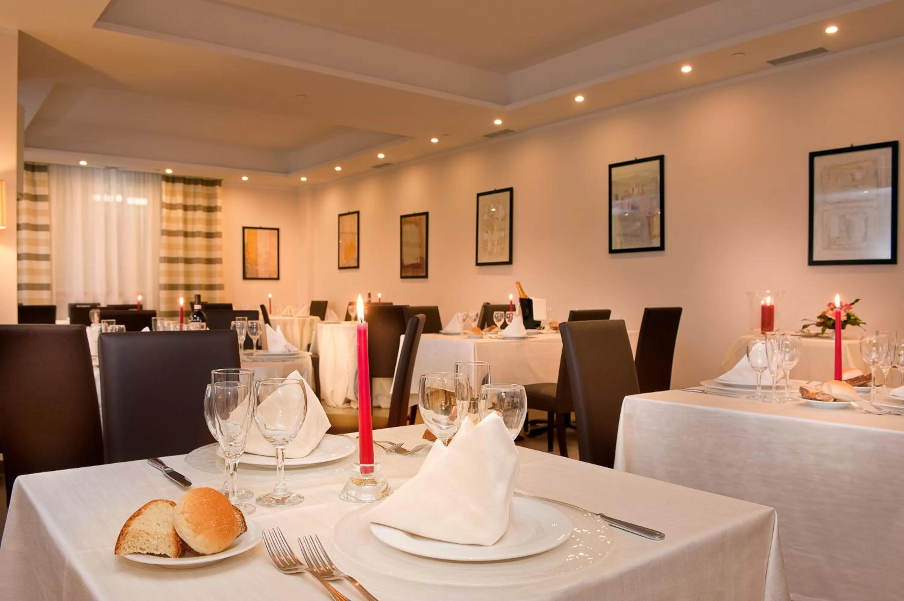 Restaurant/places to eat in Cardinal Hotel St. Peter