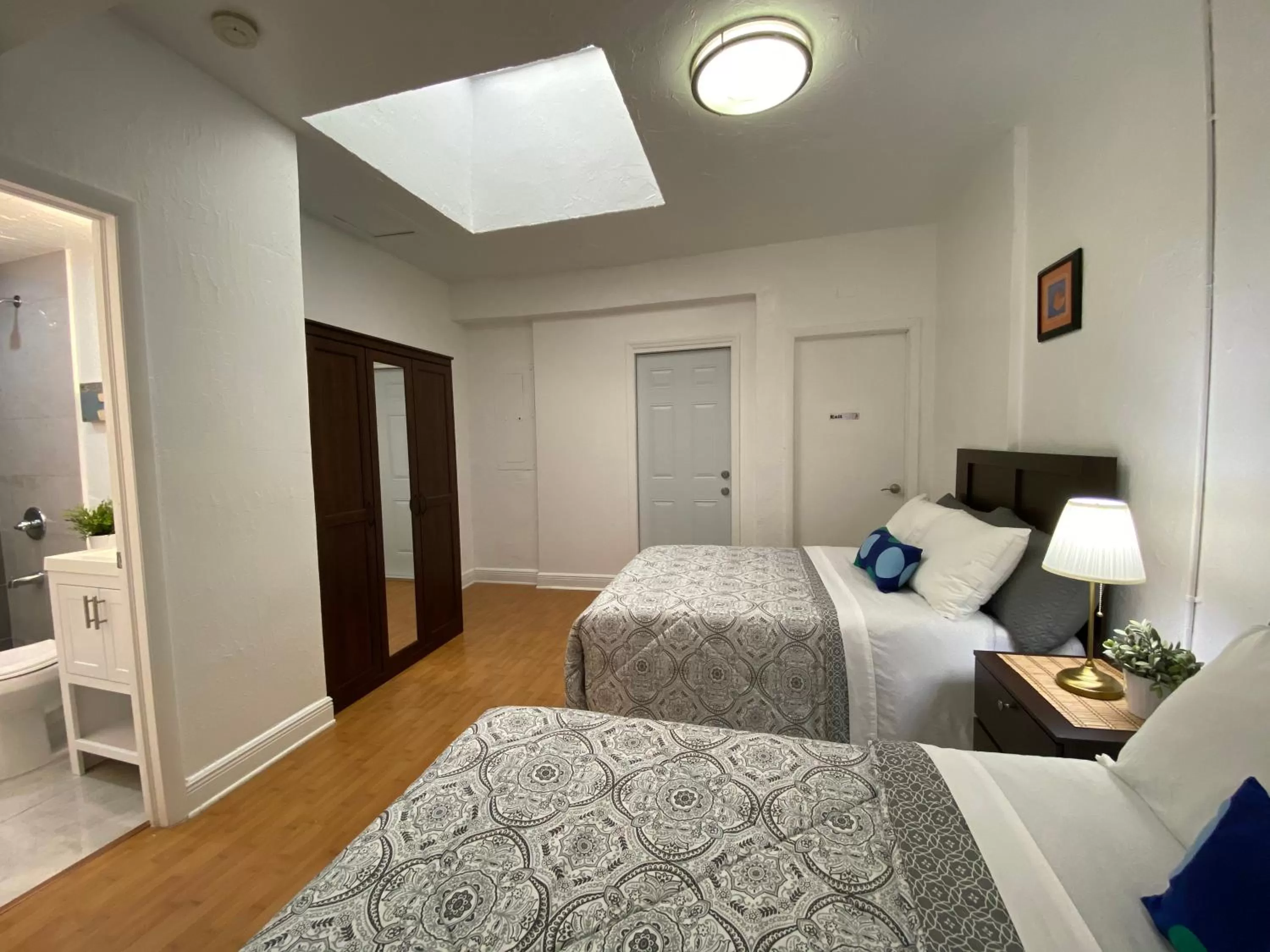 Bed in Miami Beach Rooms B&B