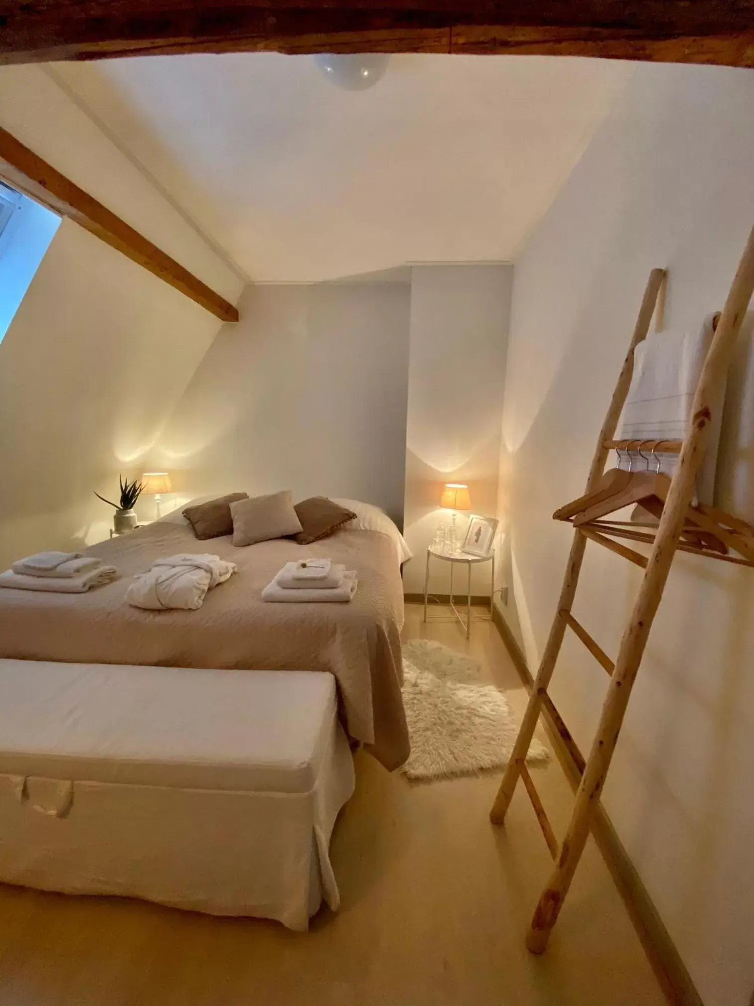 Standard Twin Room Chanel with Shared Bathroom in B&B Het Atelier Standard Twin Room Chanel with Shared Bathroom in B&B Het Atelier